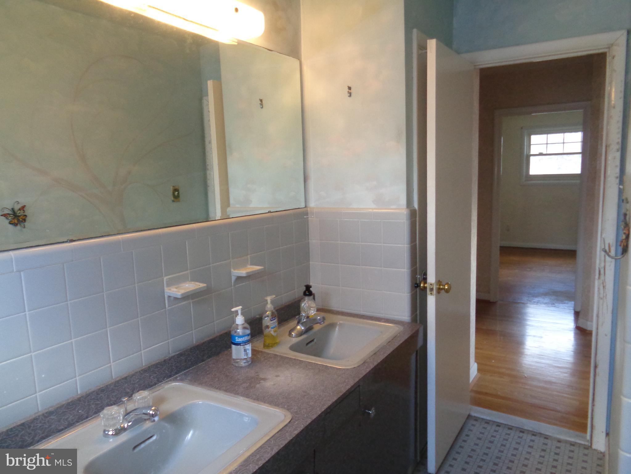 GLENSIDE - Residential