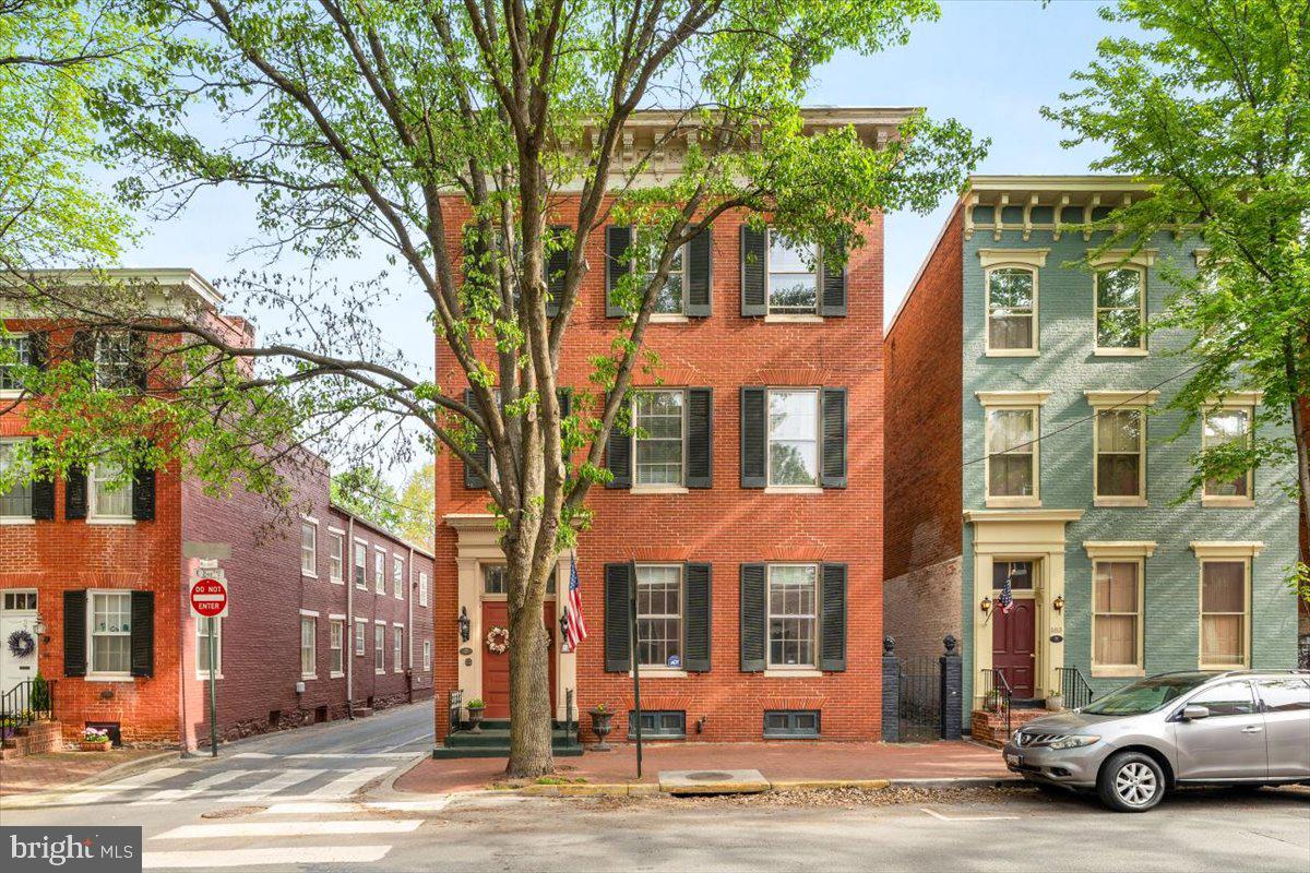 101 E 2ND STREET