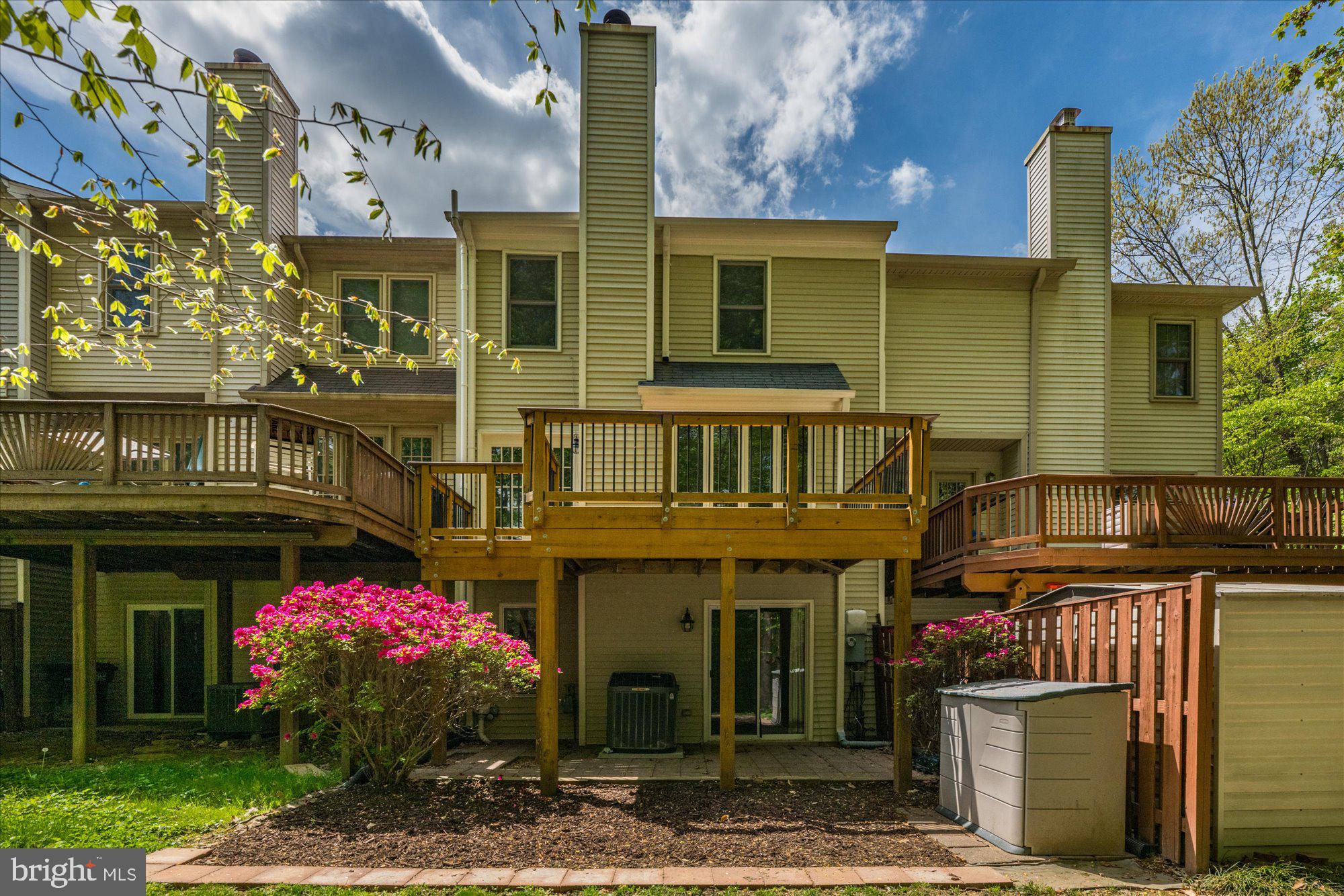 OLDE OAK RIDGE - Residential