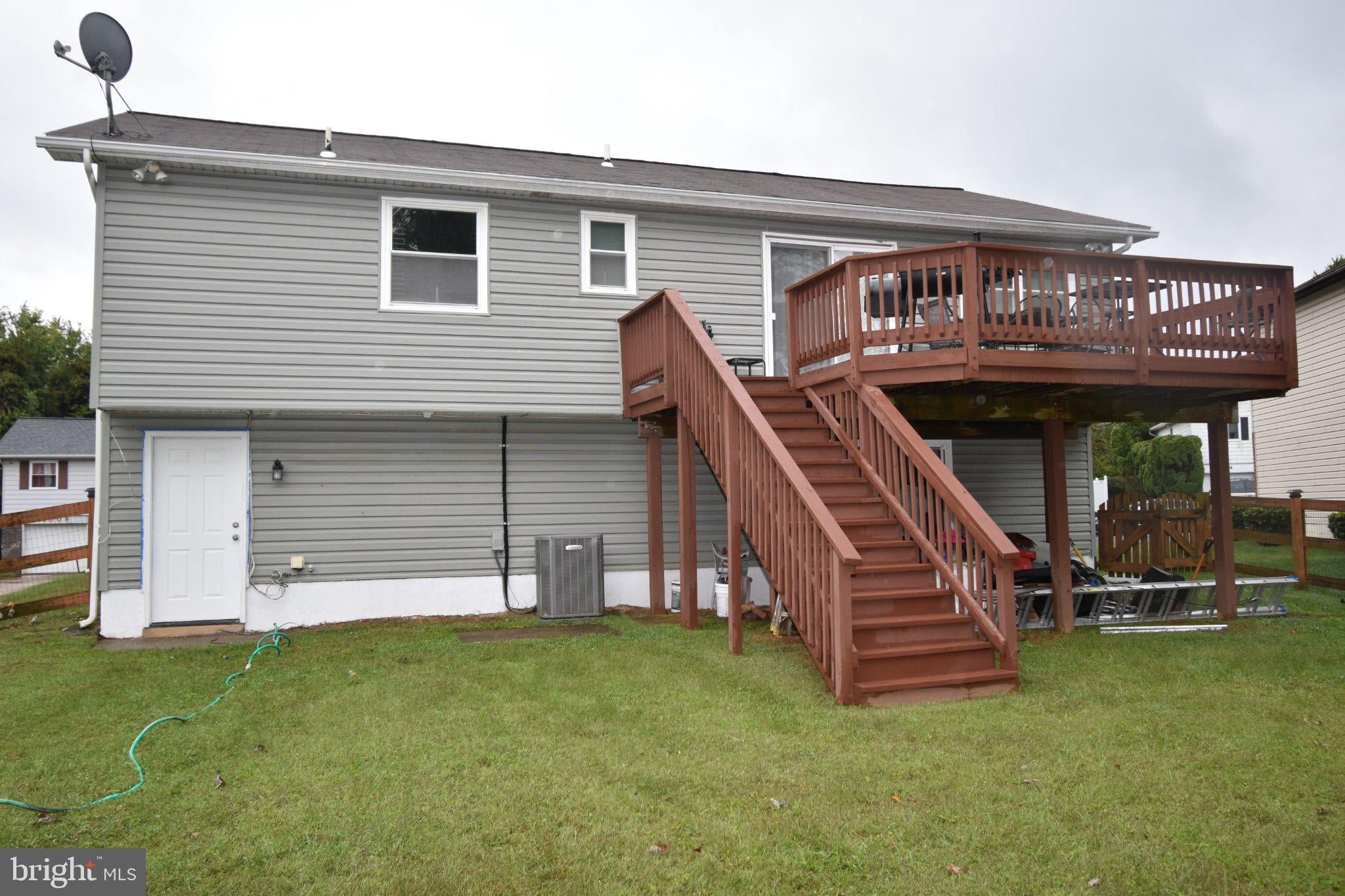 4011 SANLEE ROAD - Photo 2