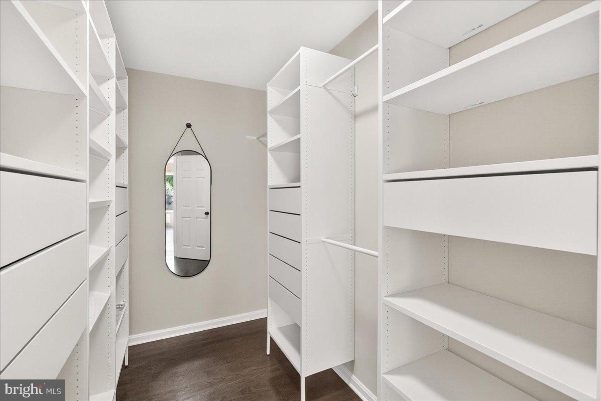 SEVEN OAKS - Residential