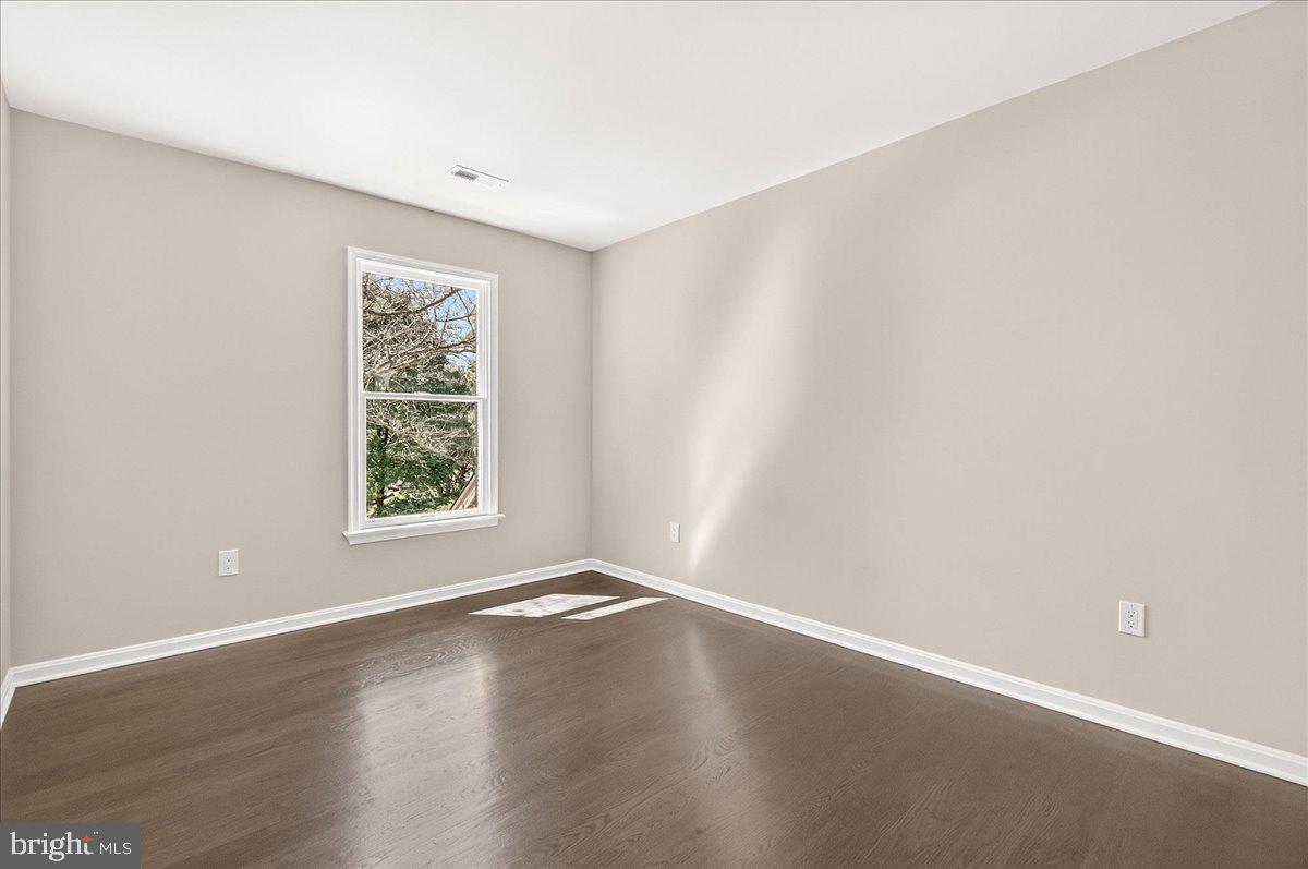 SEVEN OAKS - Residential