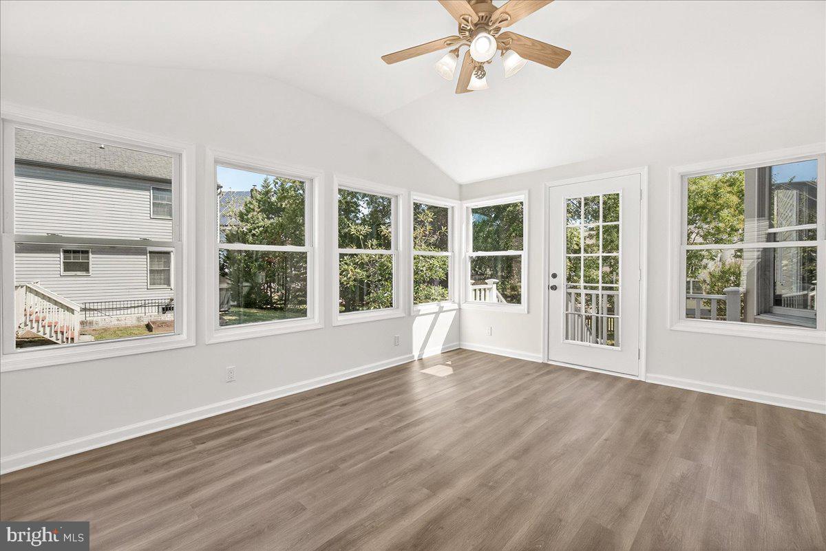 SEVEN OAKS - Residential