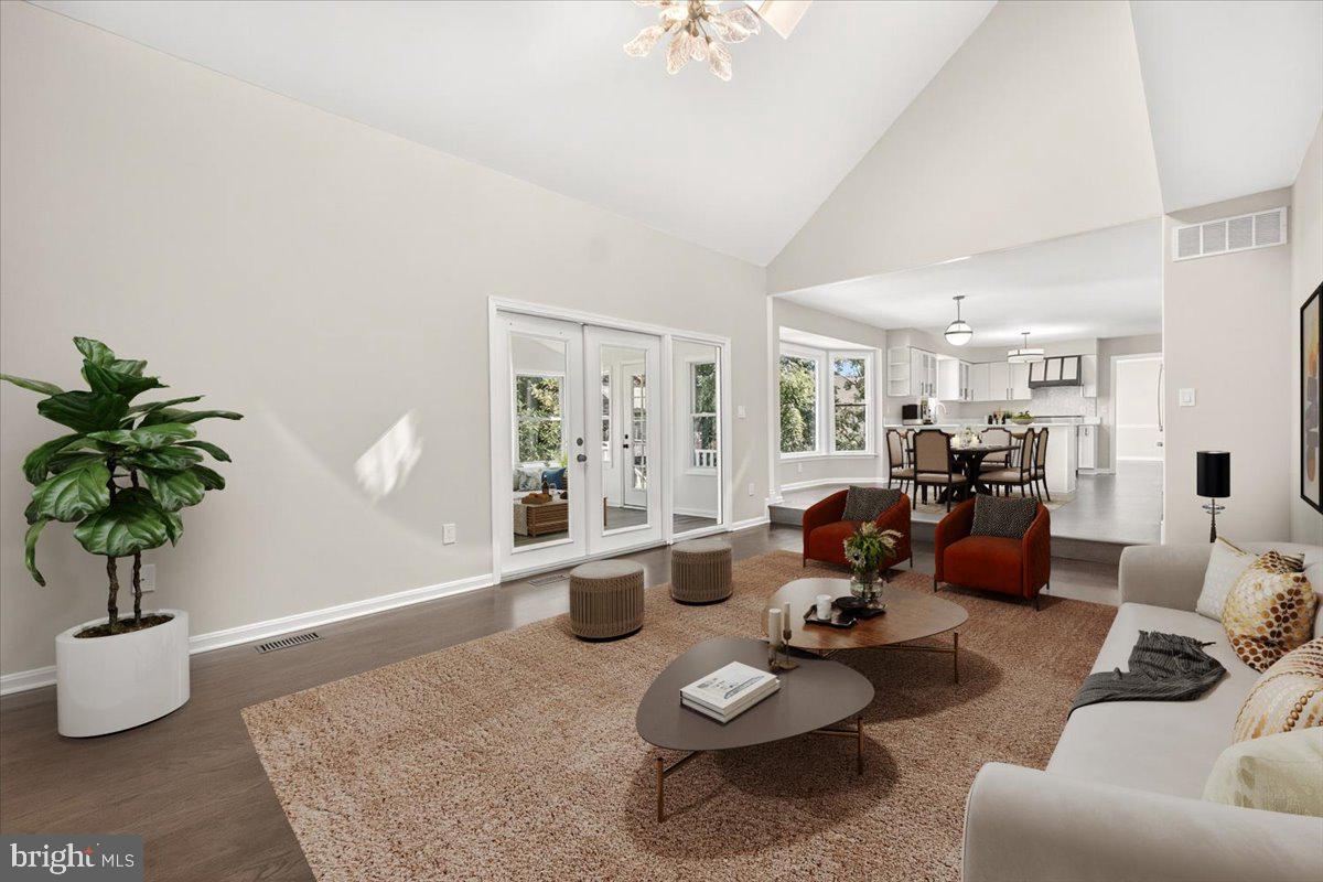 SEVEN OAKS - Residential