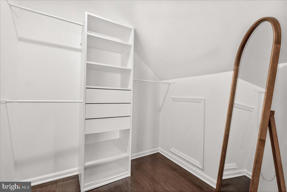 SEVEN OAKS - Residential