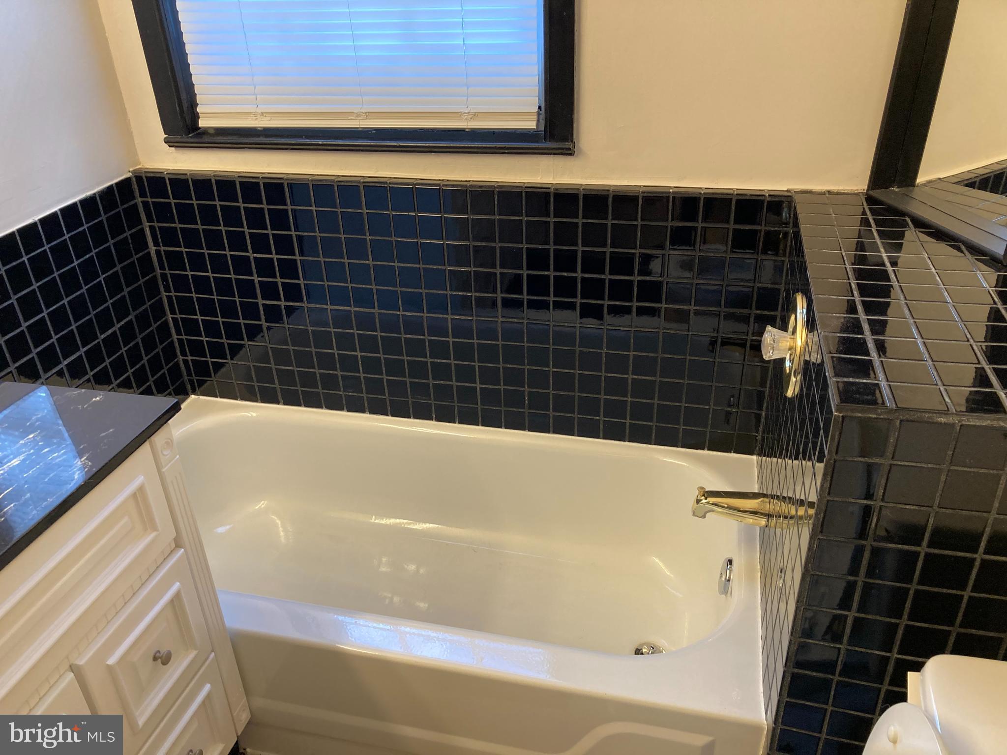 OAKHURST - Residential Lease