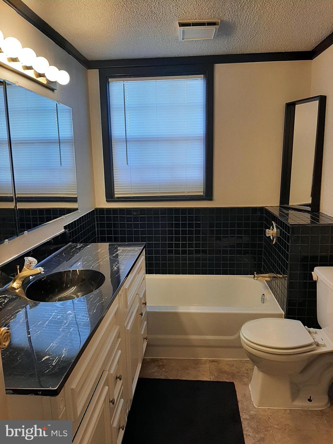 OAKHURST - Residential Lease