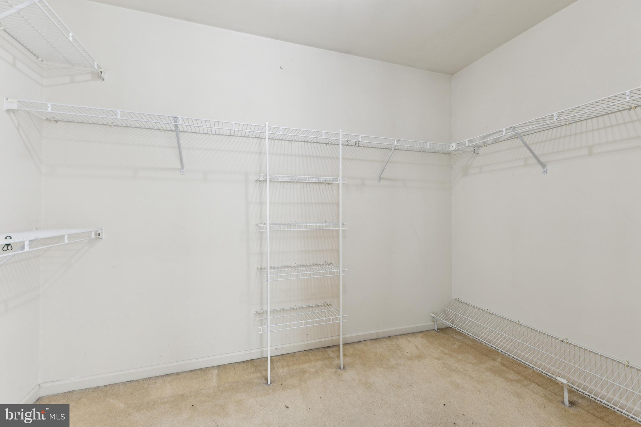 FOX RUN NORTH - Residential