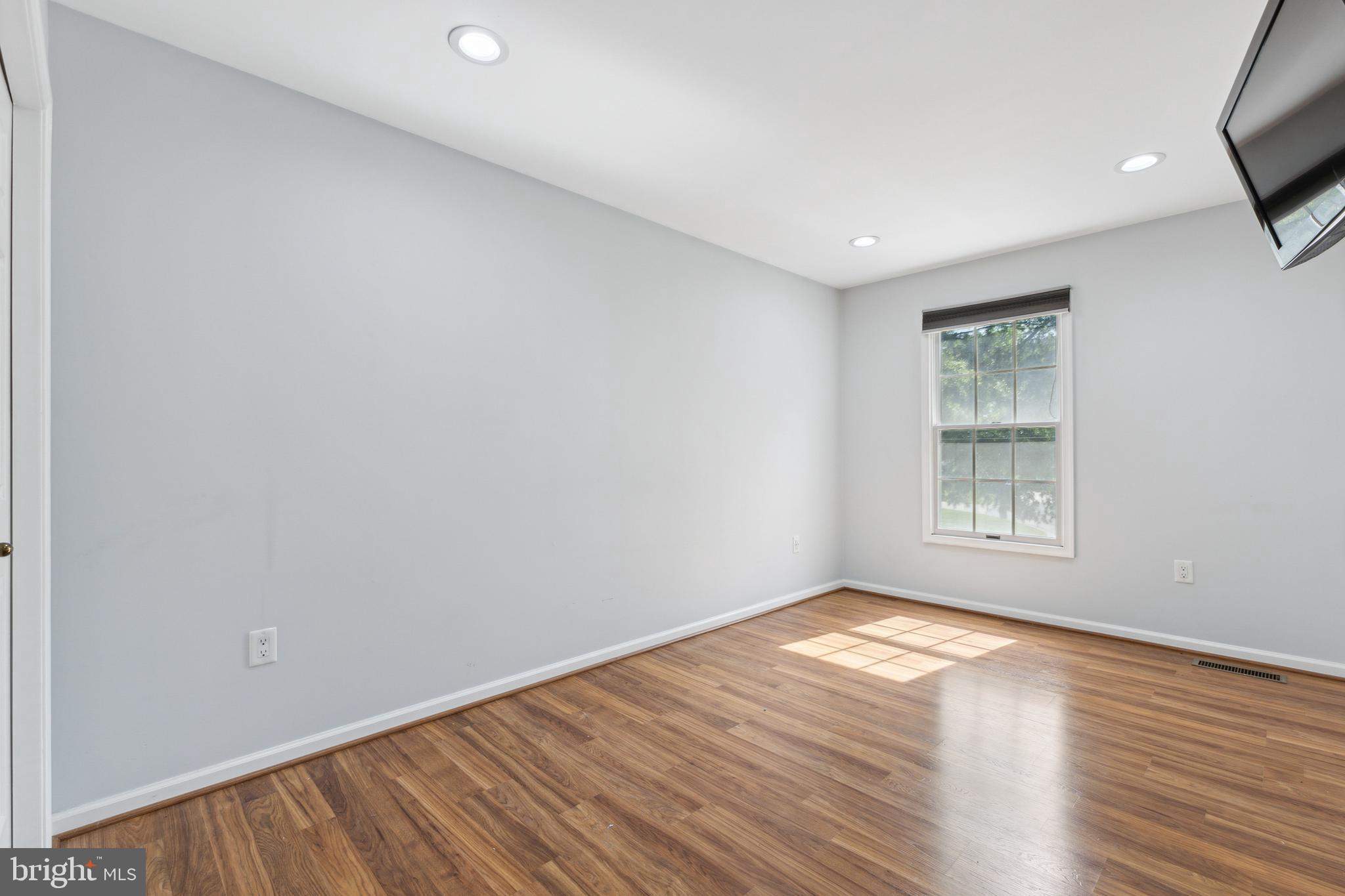 FOX RUN NORTH - Residential