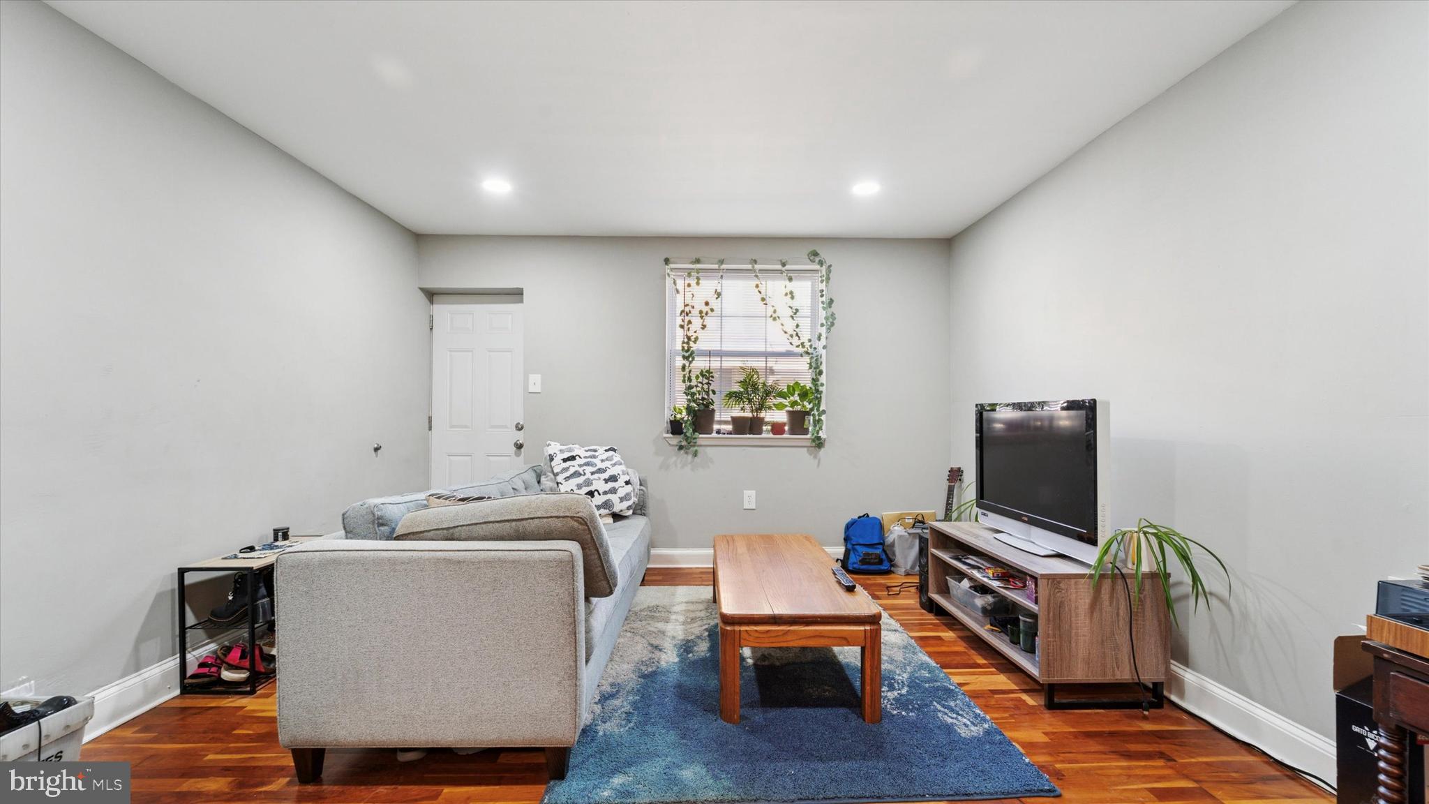 LOWER MOYAMENSING - Residential