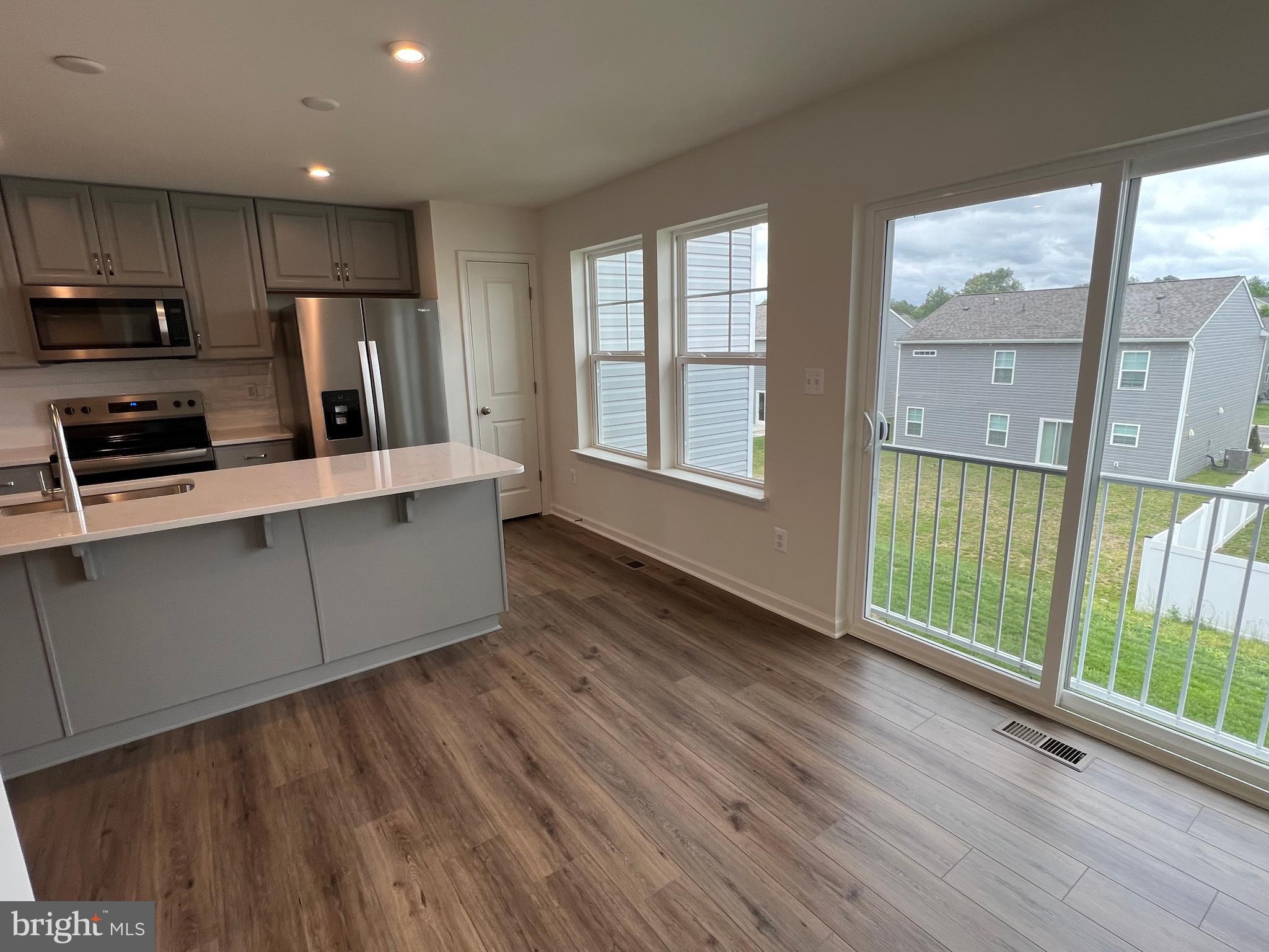 OVERLOOK AT RIVERSIDE TOWNHOMES - Residential Lease