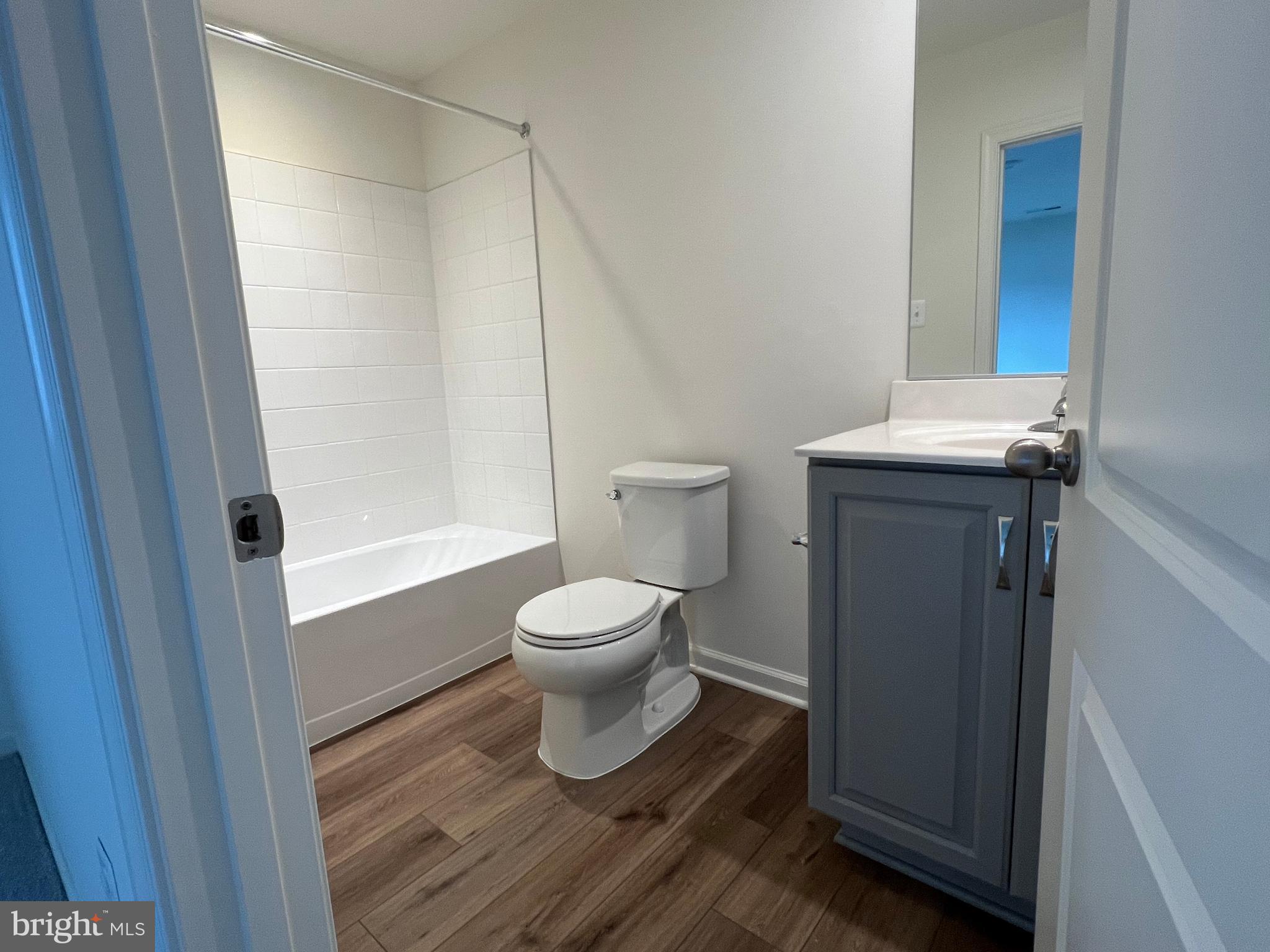 OVERLOOK AT RIVERSIDE TOWNHOMES - Residential Lease