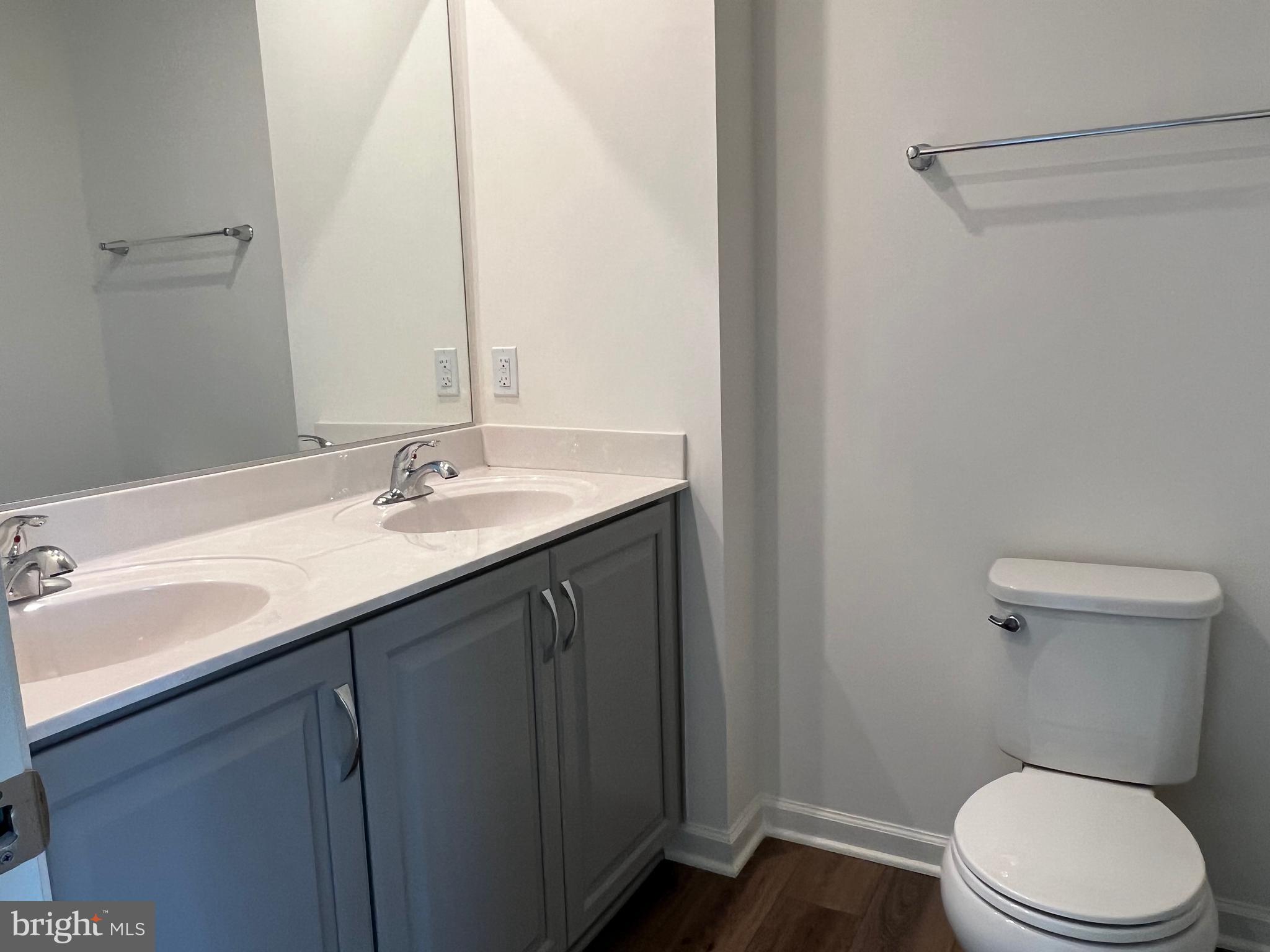 OVERLOOK AT RIVERSIDE TOWNHOMES - Residential Lease