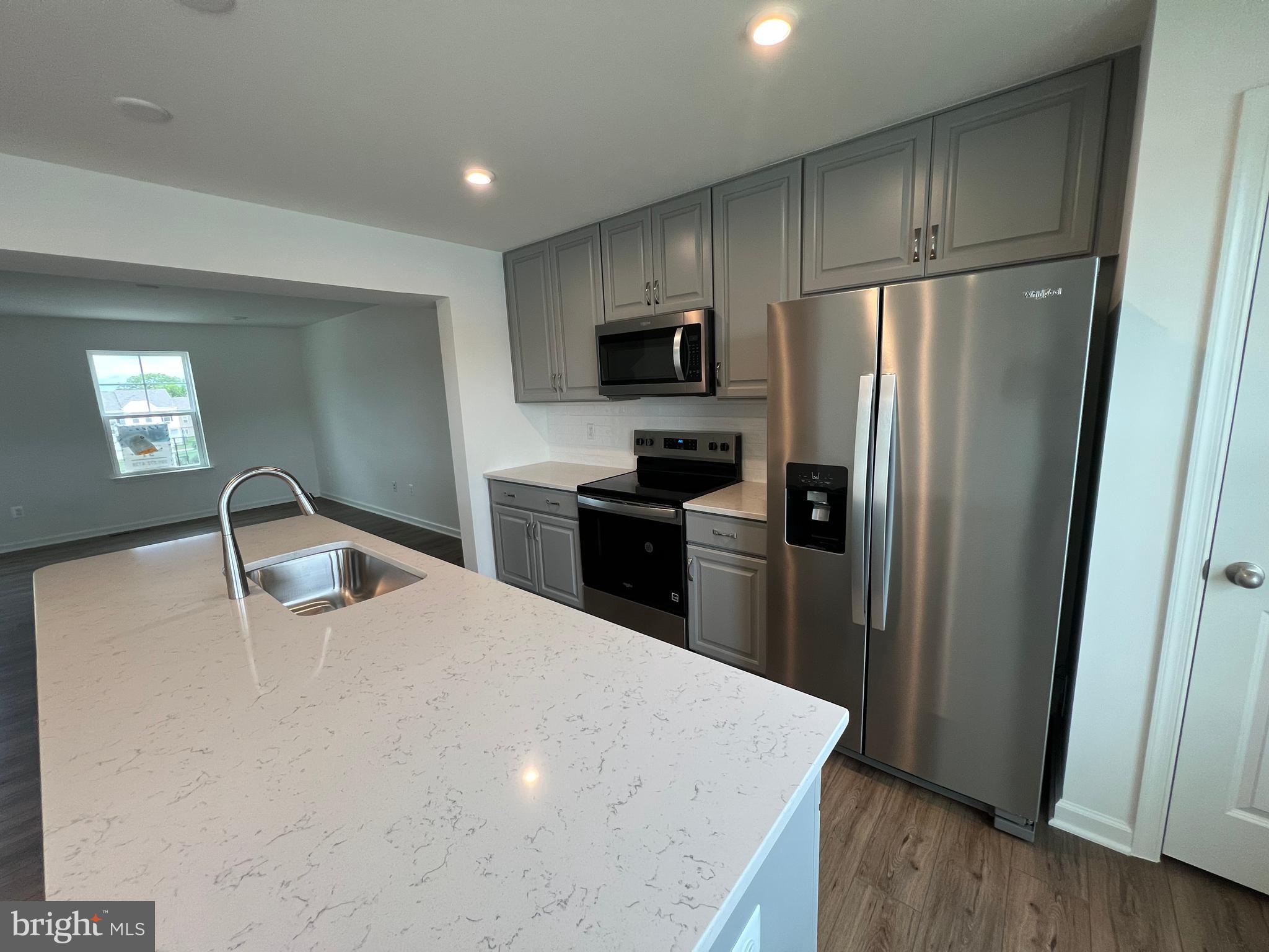 OVERLOOK AT RIVERSIDE TOWNHOMES - Residential Lease