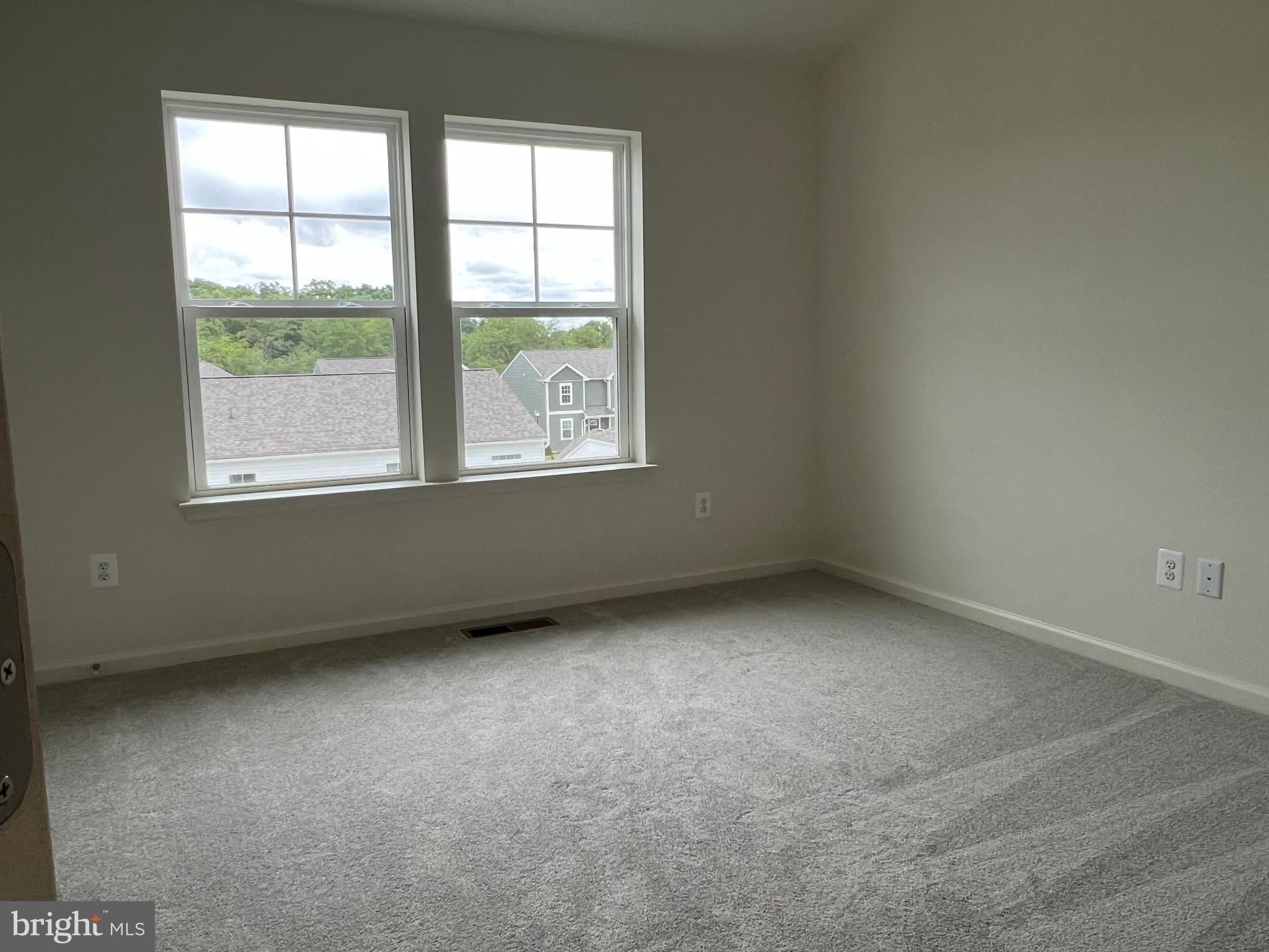 OVERLOOK AT RIVERSIDE TOWNHOMES - Residential Lease