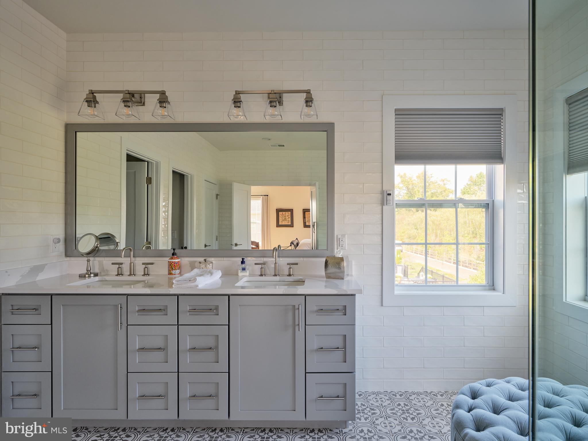 FENTONS CORNER - Residential