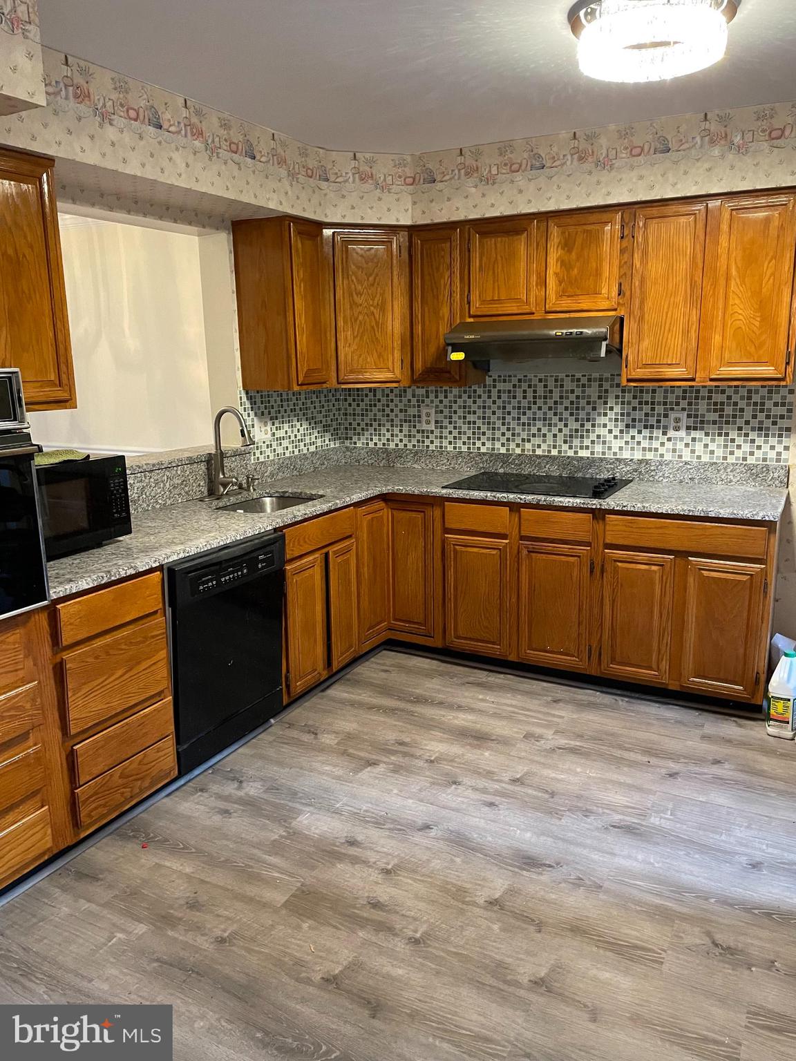 COPPERFIELD AT FIVE FRM - Residential Lease