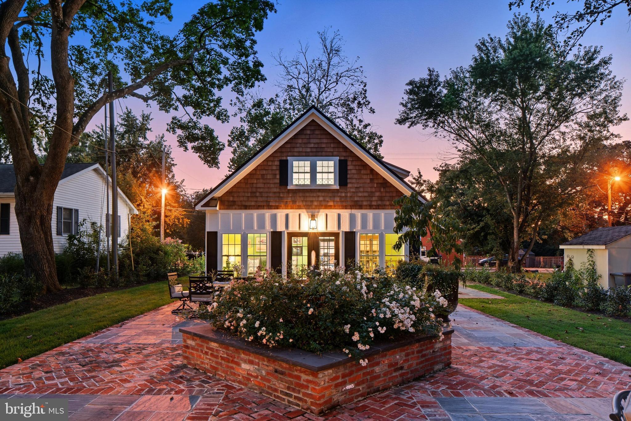 201 CHESTERFIELD AVENUE