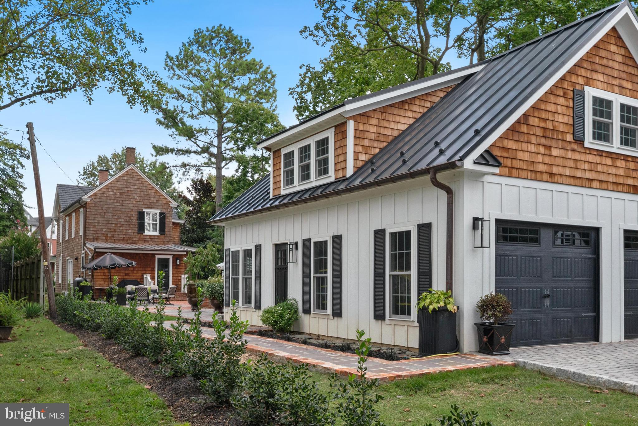 201 CHESTERFIELD AVENUE