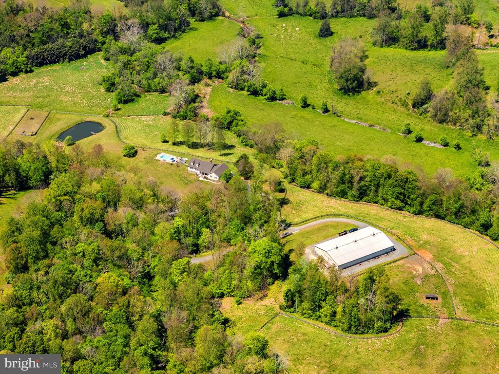 Photo of 7312 Oak Lane, MARSHALL, VA 20115 (MLS # VAFQ2021666)