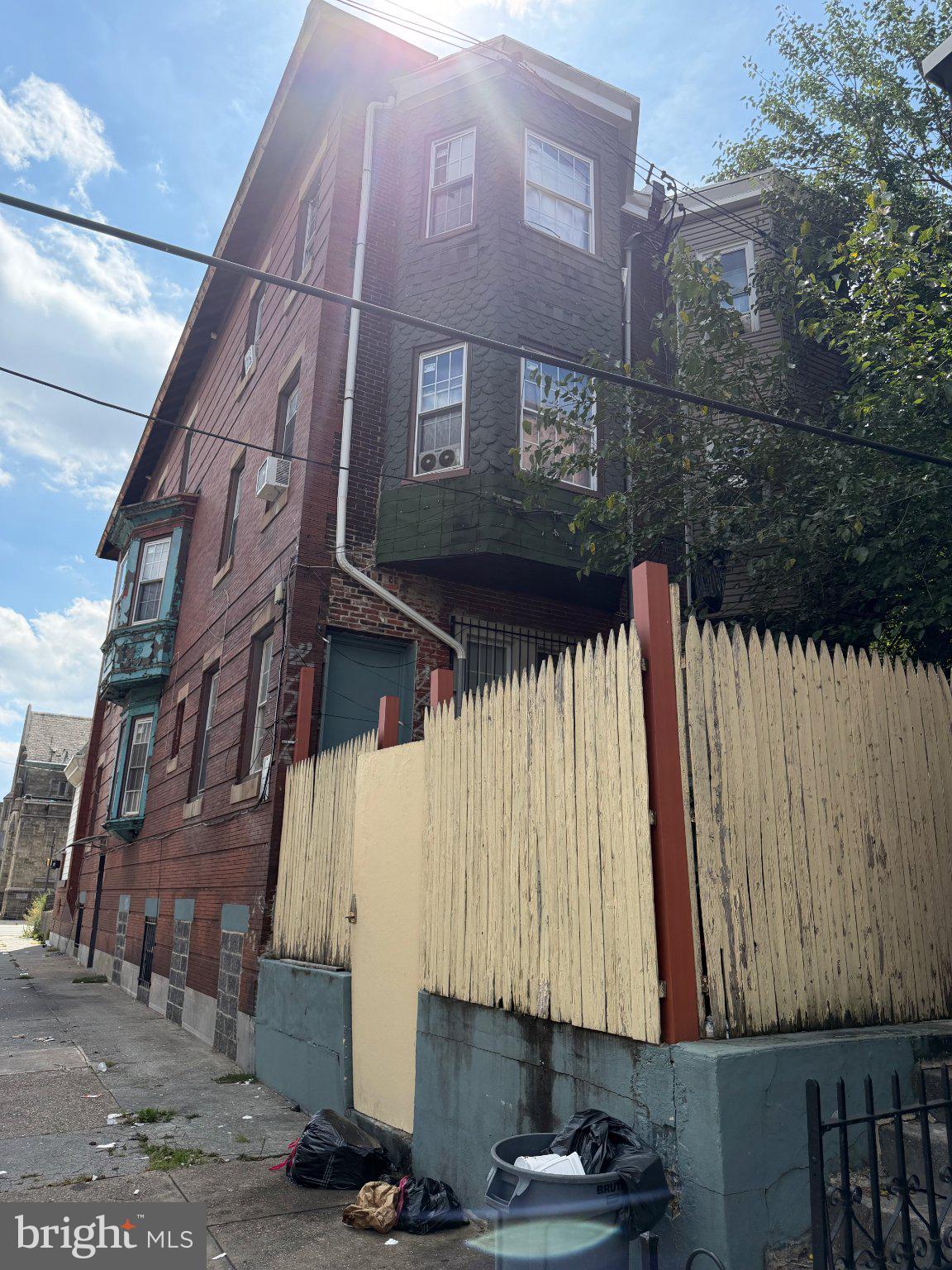 1101 W LEHIGH AVENUE