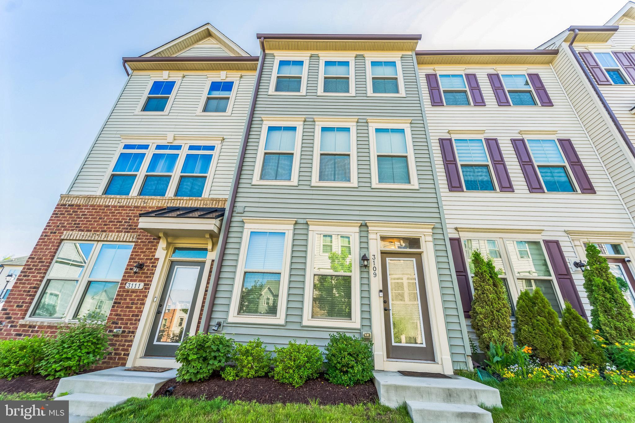 All applicants over 18 must apply online
Welcome to this modern three-story townhouse in the heart of Severn, Maryland, located in the desirable Hanover district. This inviting 3-bedroom, 3.5-bathroom home is perfect for anyone seeking a comfortable lifestyle within easy reach of local amenities.
Key property features include an open-concept living area that is filled with natural light and features a ceiling fan for added comfort. The spacious kitchen boasts granite countertops and stainless steel appliances, along with a convenient island for extra seating. Enjoy outdoor moments from the sliding glass door that leads to a charming private balcony. The master suite offers an en-suite bathroom with a double vanity, while the additional bedrooms share beautifully updated bathrooms.
Residents can take advantage of dedicated parking, a community pool, and a laundry area equipped with a washer and dryer.
Don’t miss this opportunity—schedule your viewing today!