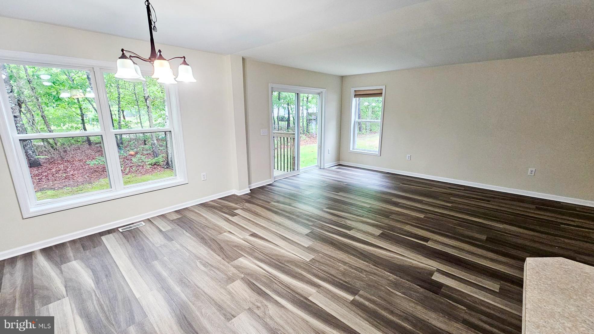 INLET POINT - Residential Lease