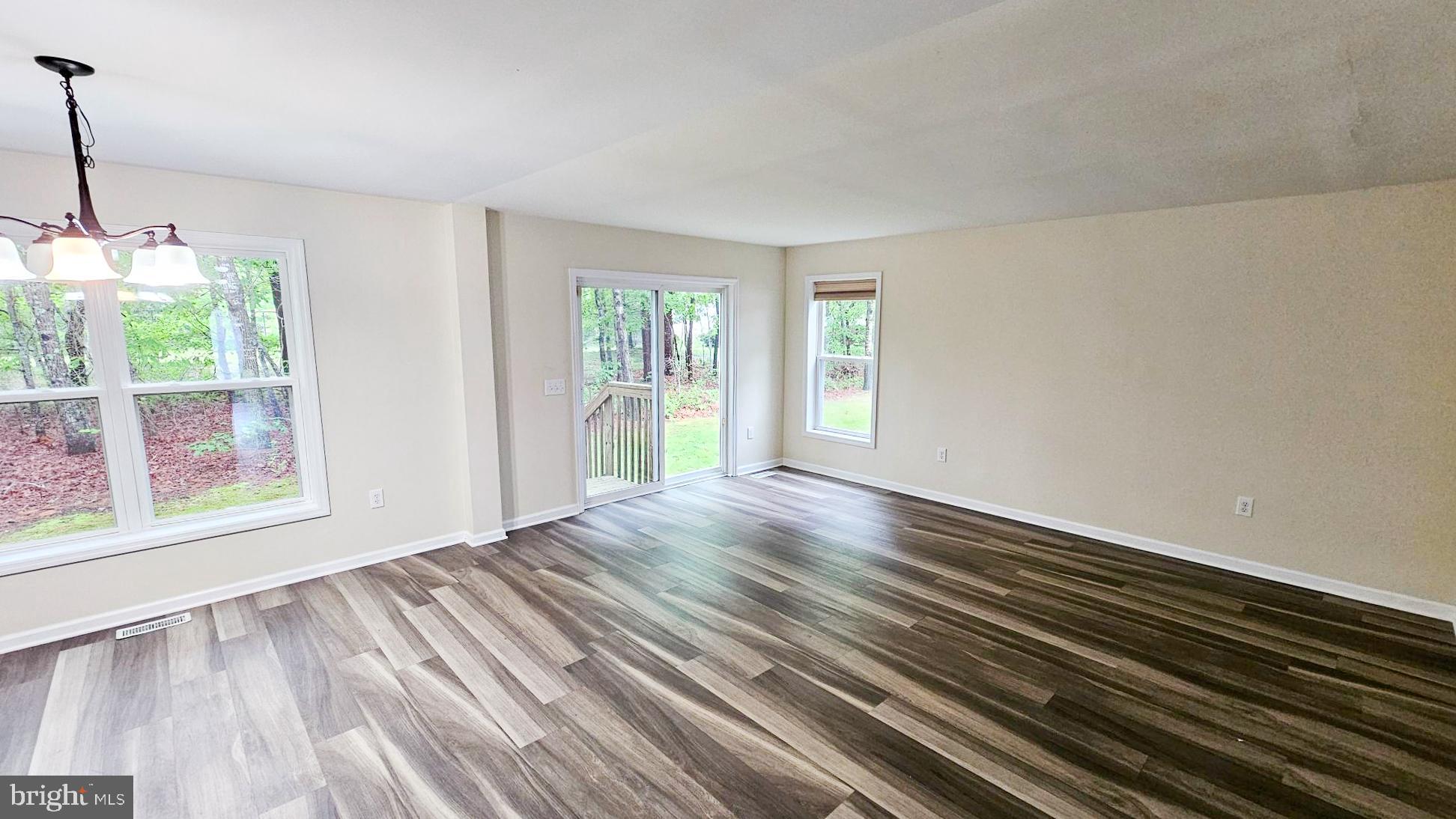 INLET POINT - Residential Lease