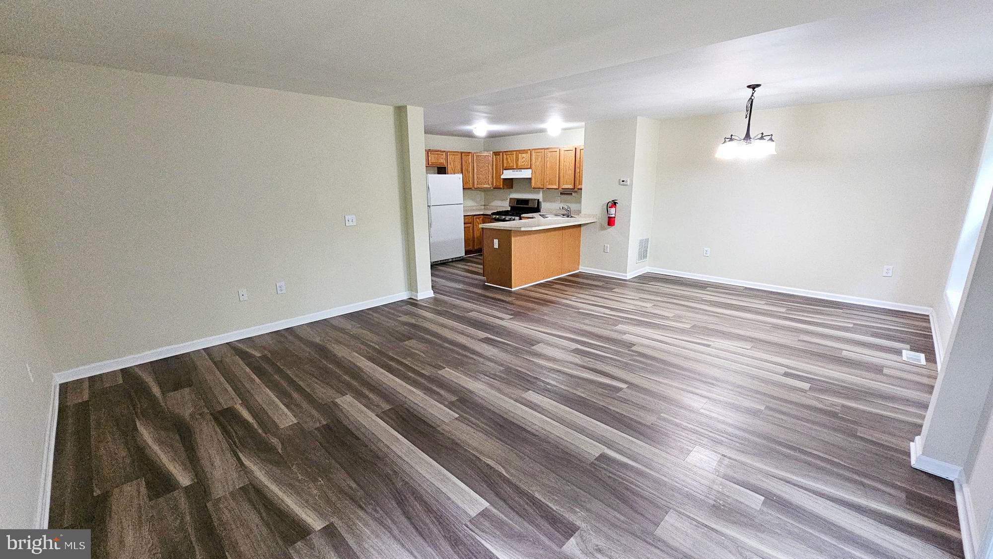 INLET POINT - Residential Lease