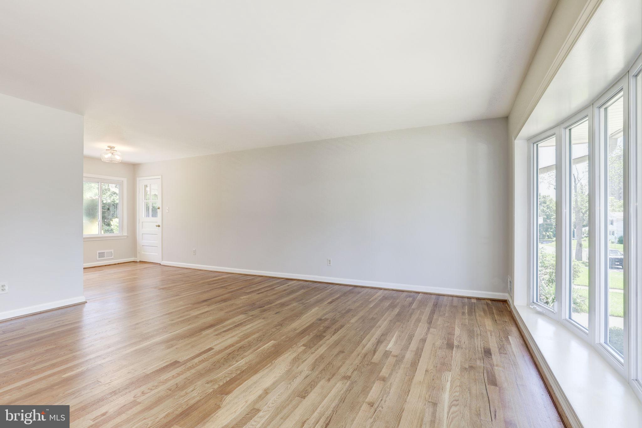 ROBINDALE - Residential