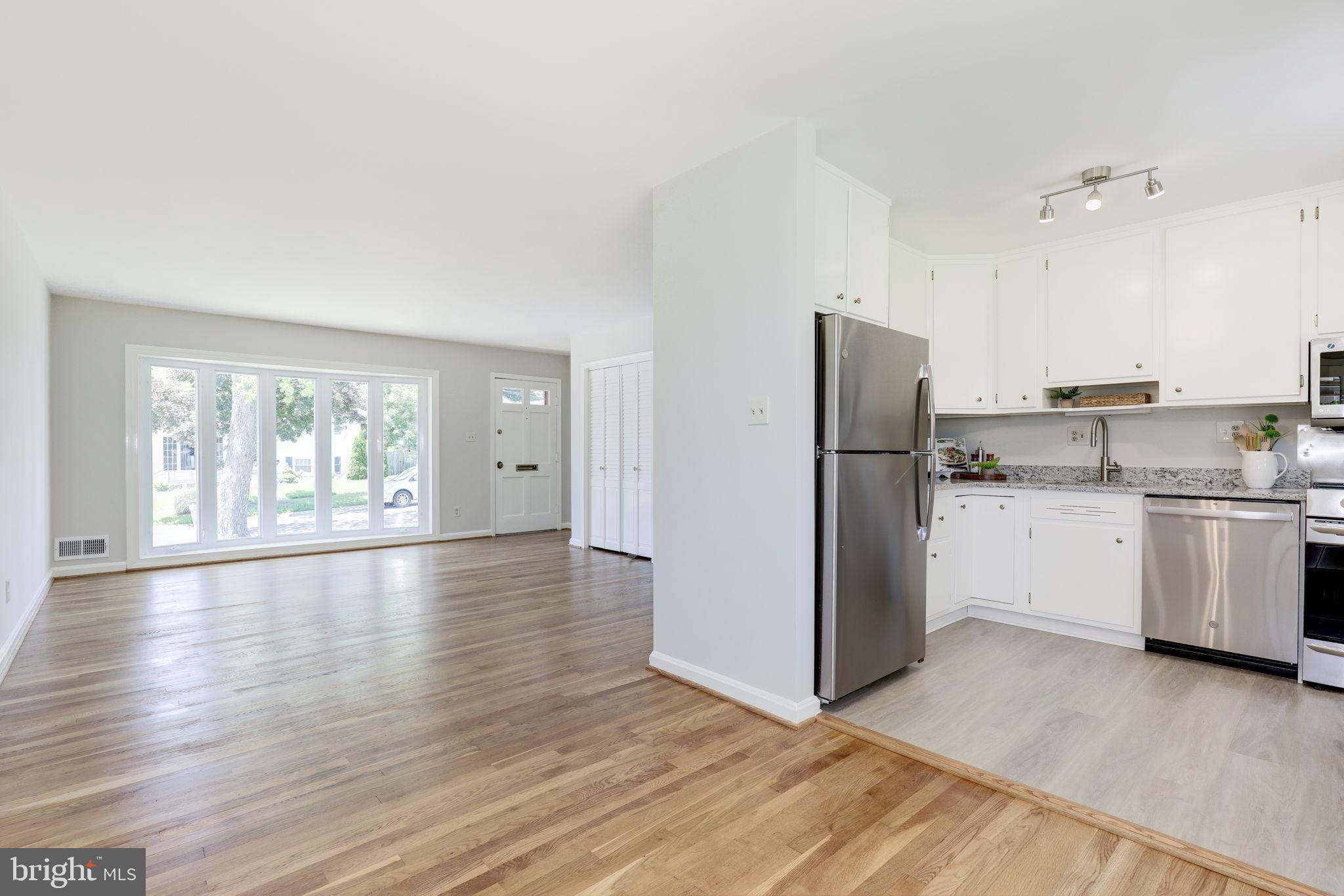 ROBINDALE - Residential