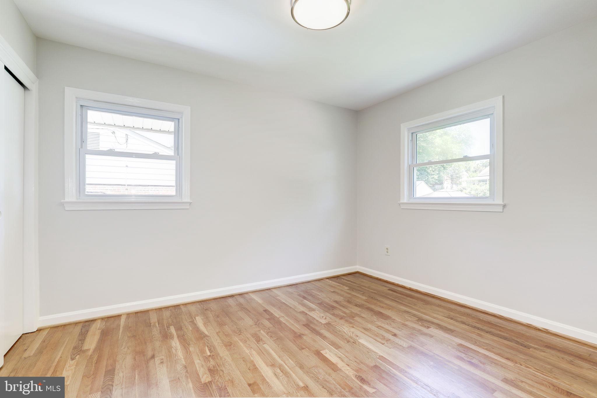 ROBINDALE - Residential