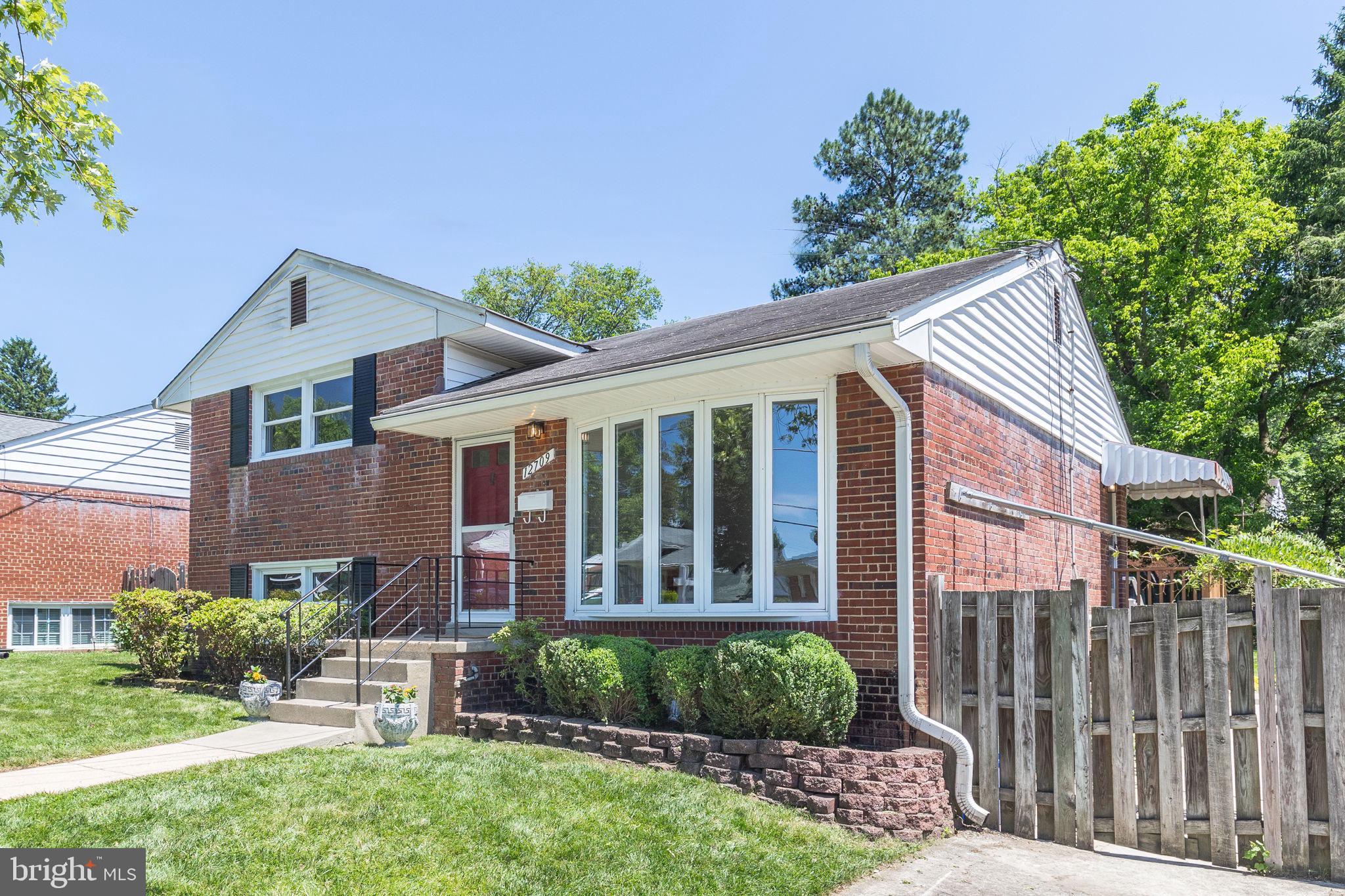 ROBINDALE - Residential