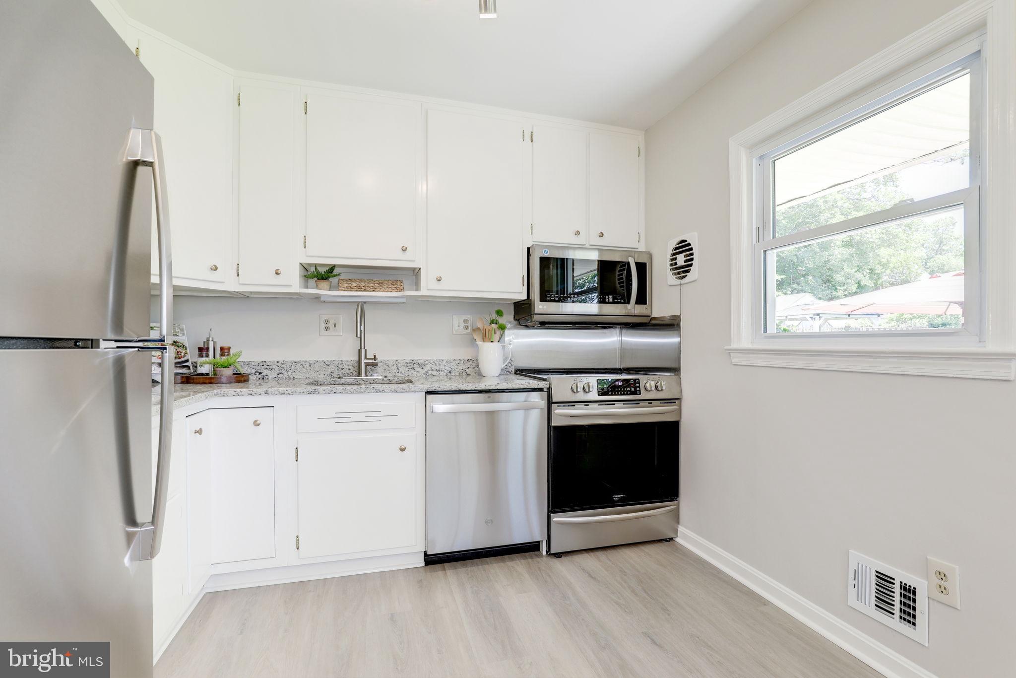 ROBINDALE - Residential