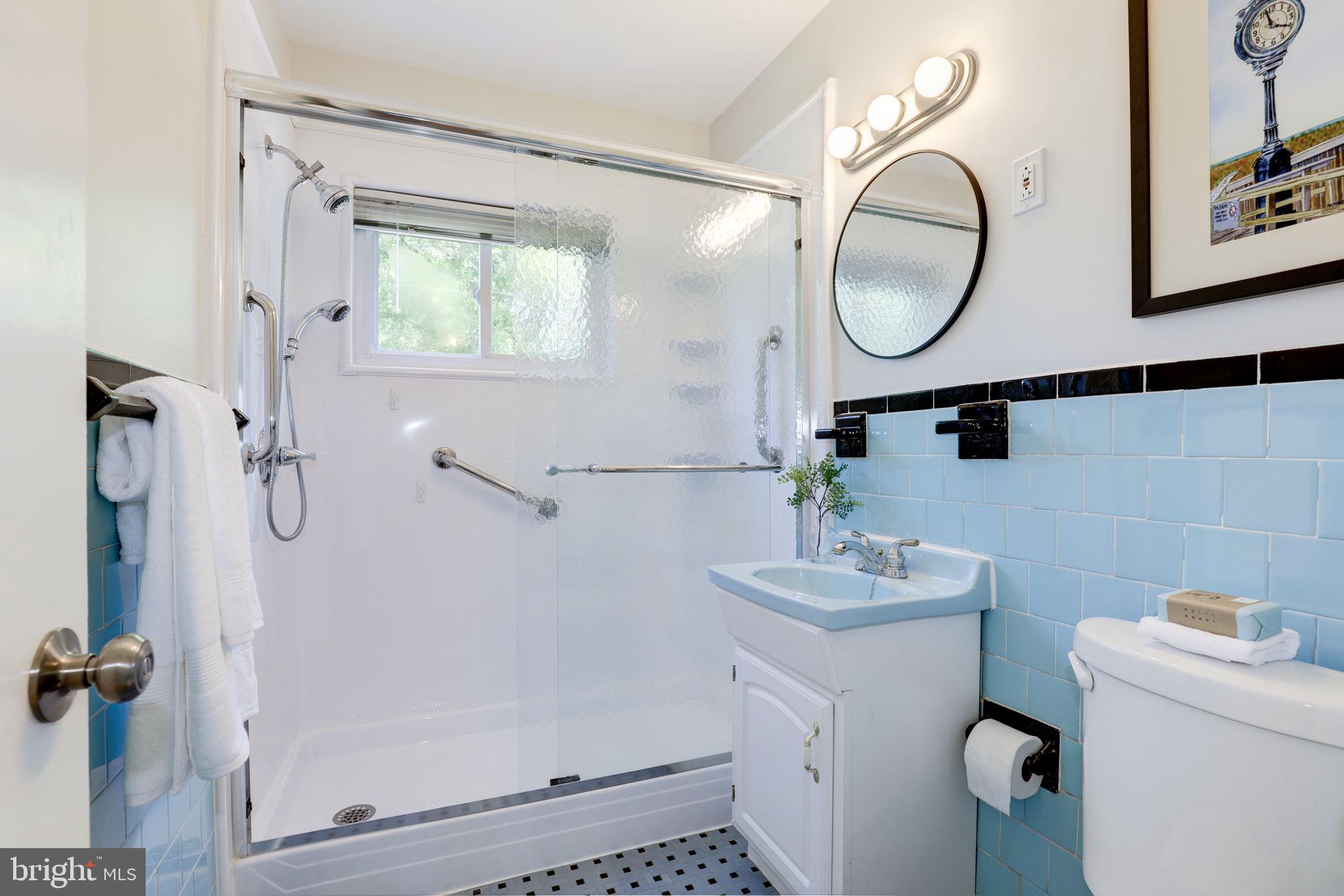 ROBINDALE - Residential