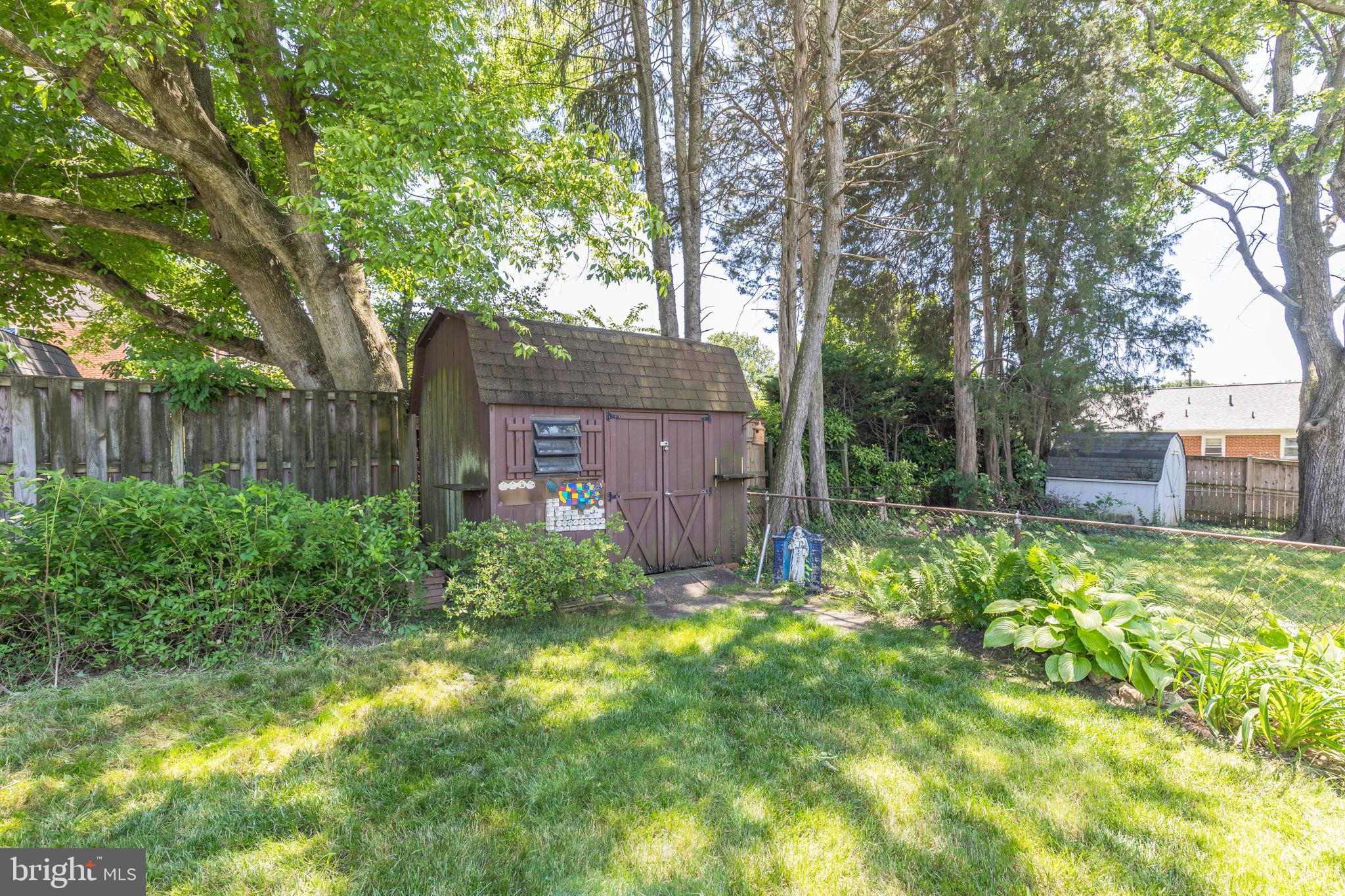 ROBINDALE - Residential