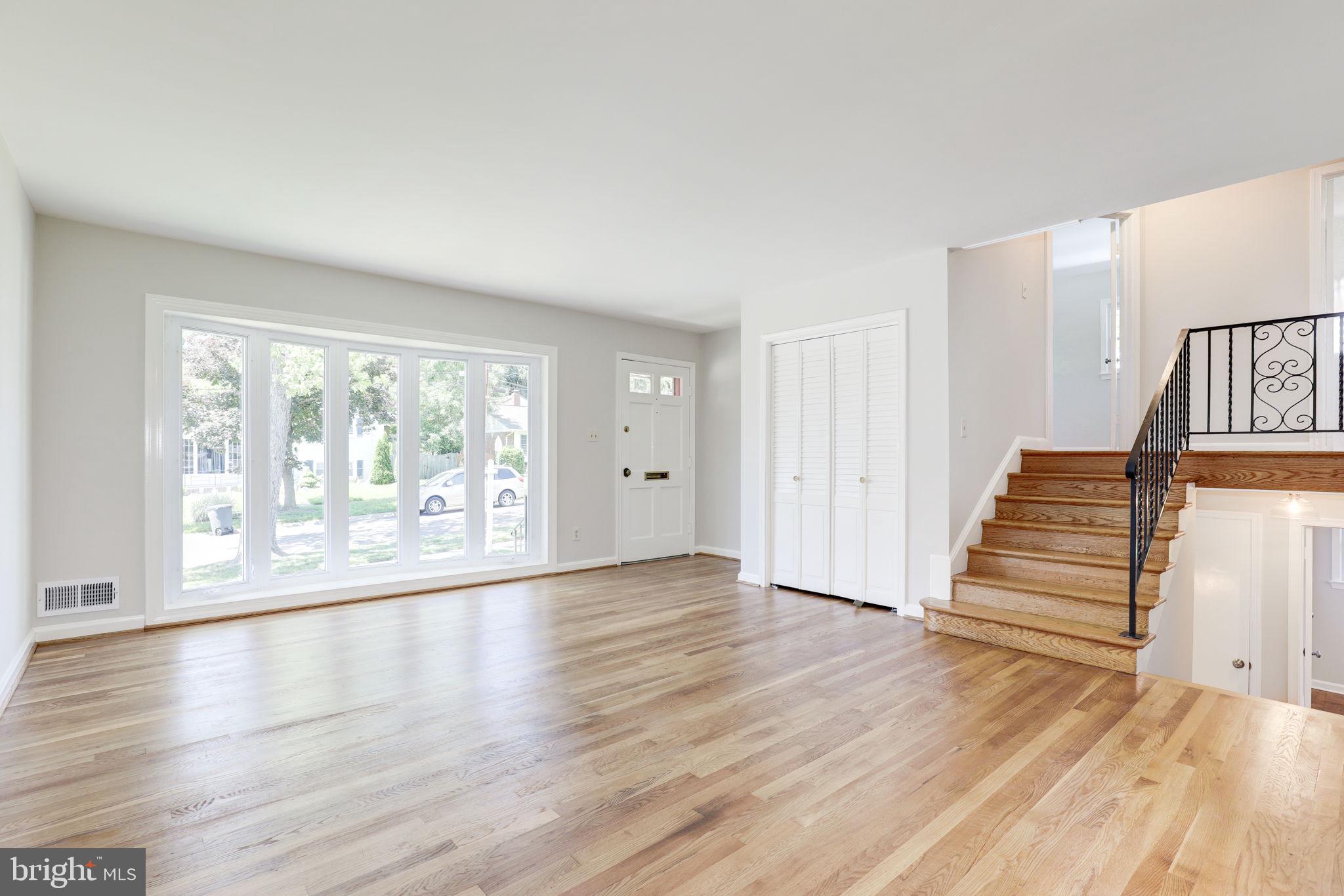 ROBINDALE - Residential