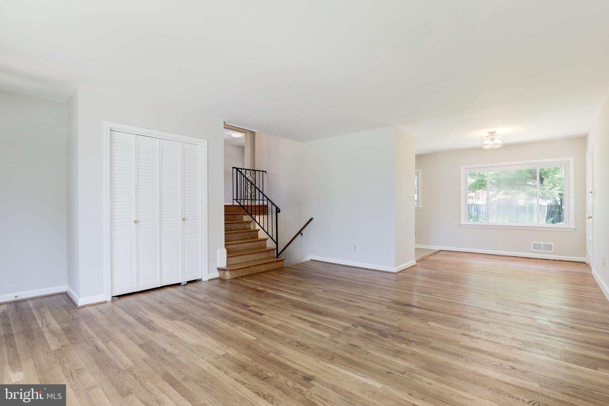 ROBINDALE - Residential