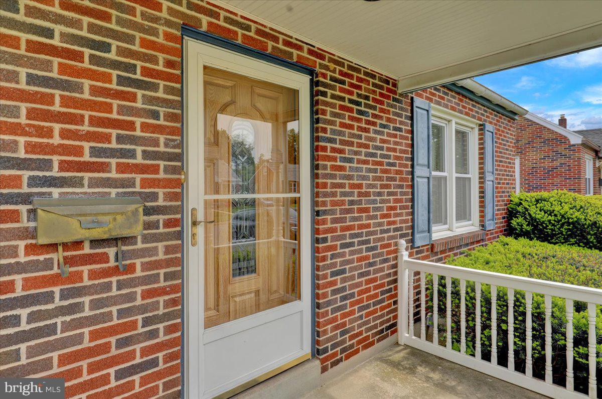 27 WOODLAND ROAD