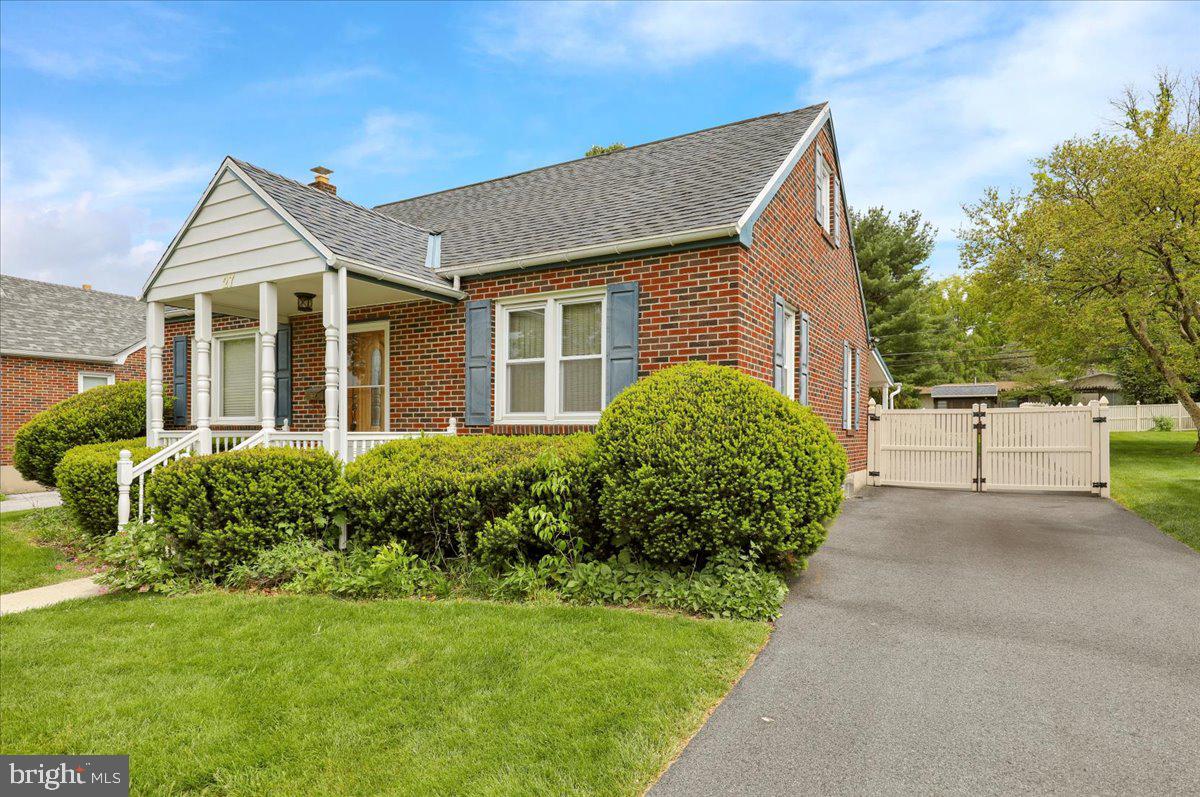 27 WOODLAND ROAD