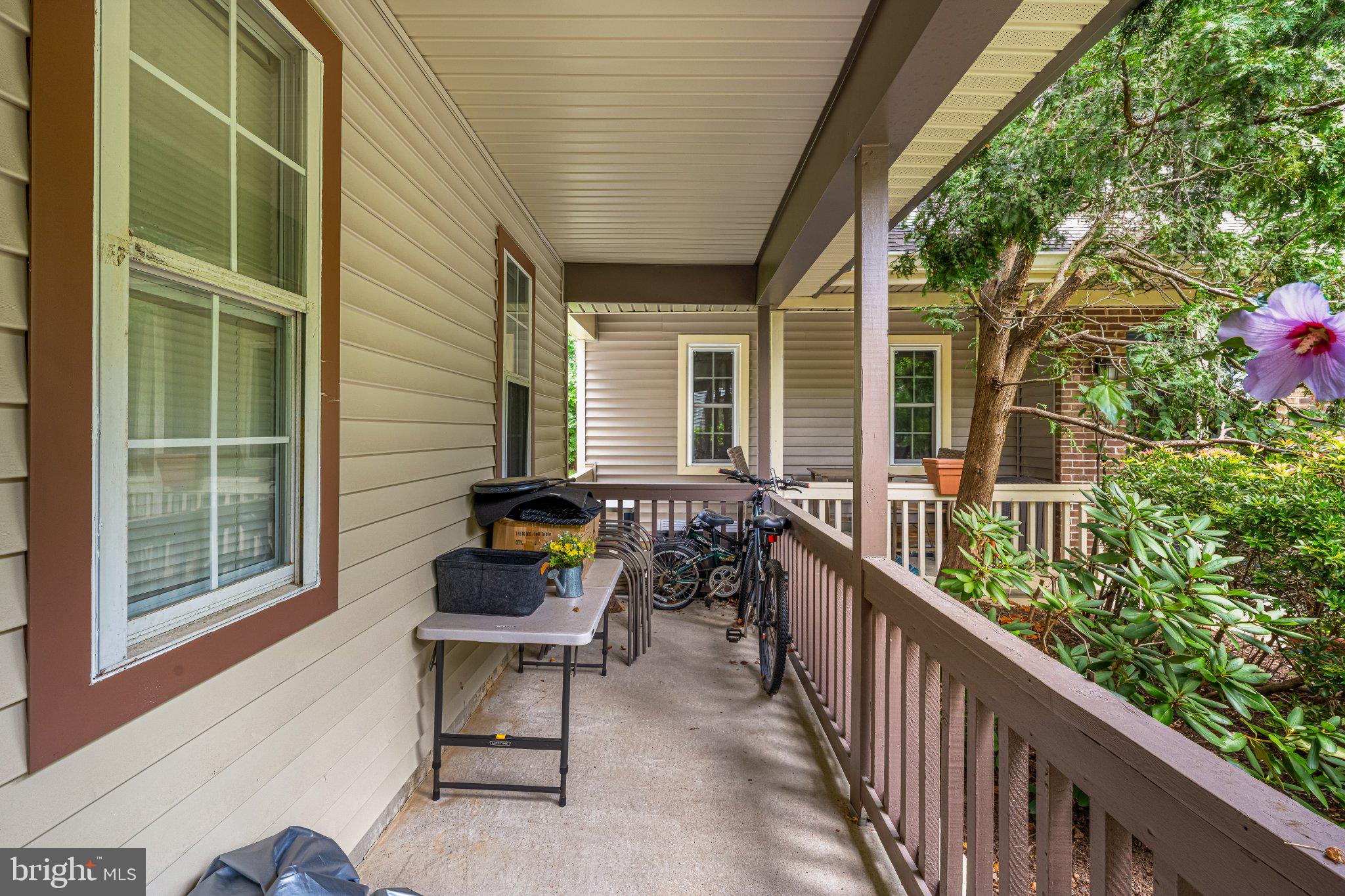 1212 HOLLY COURT