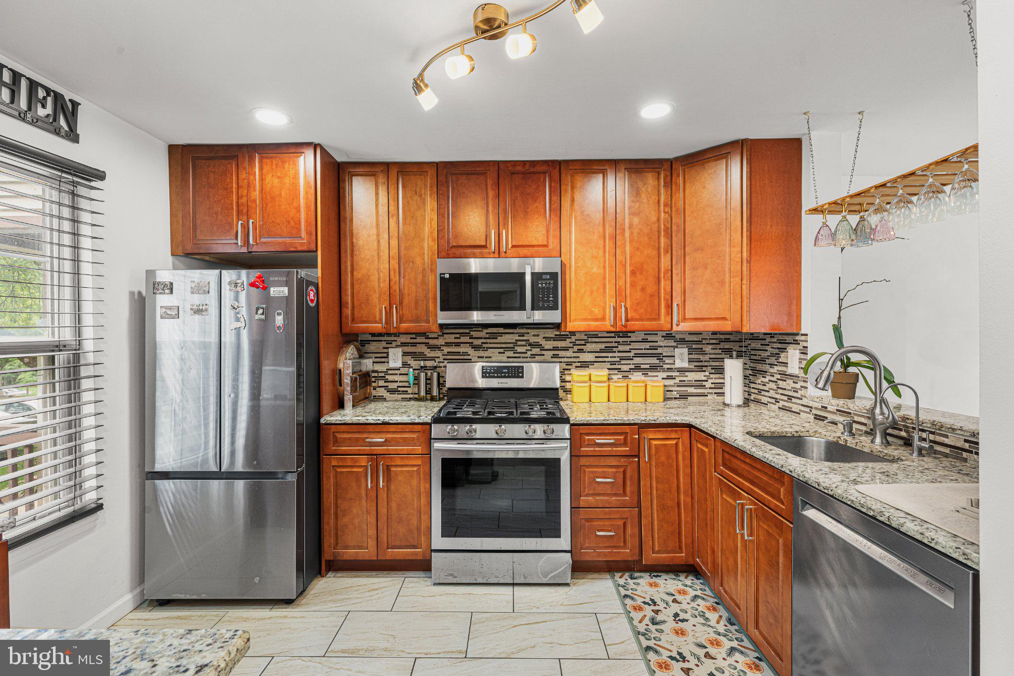 1212 HOLLY COURT