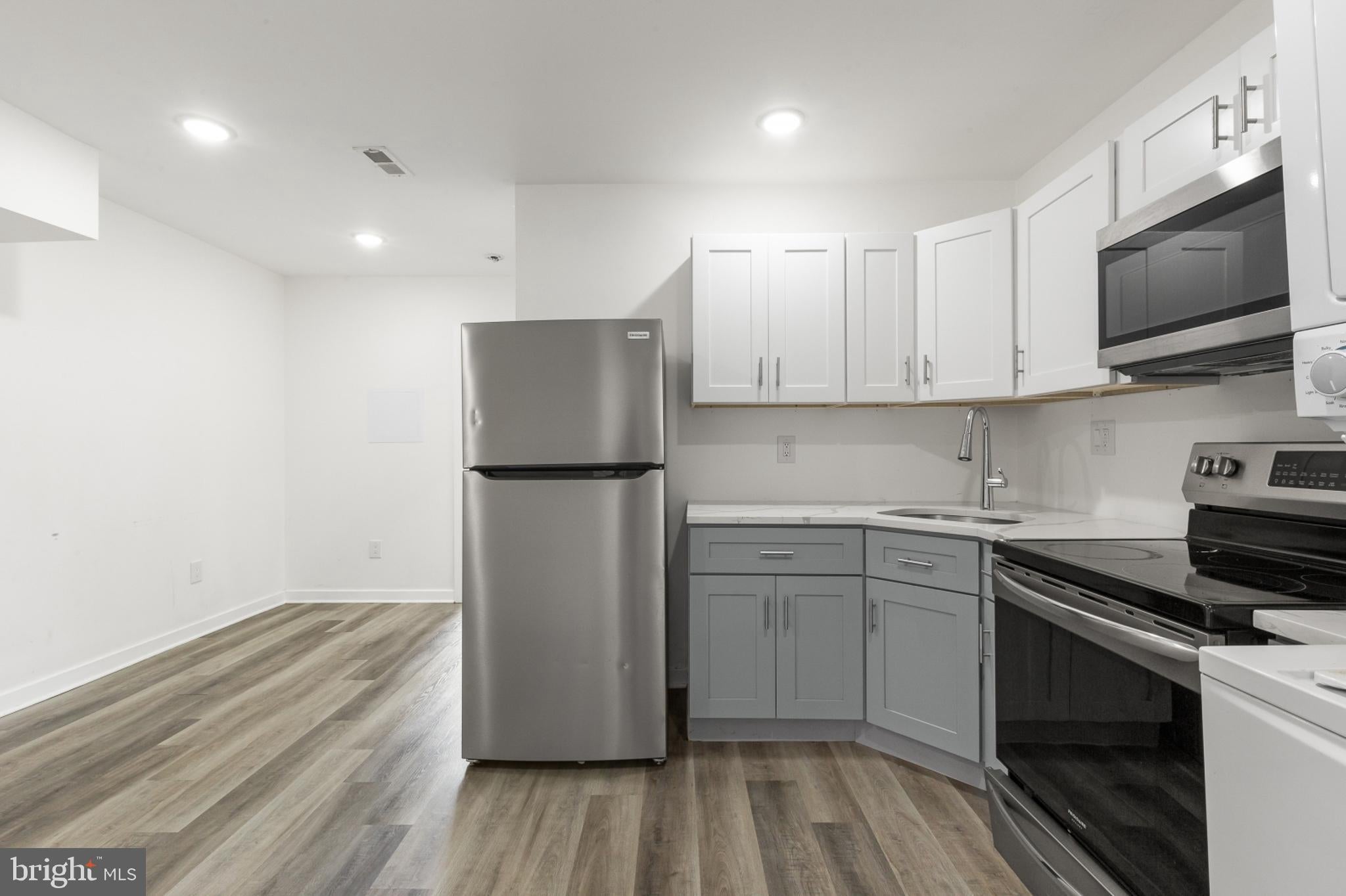 2550 KENSINGTON AVENUE 3