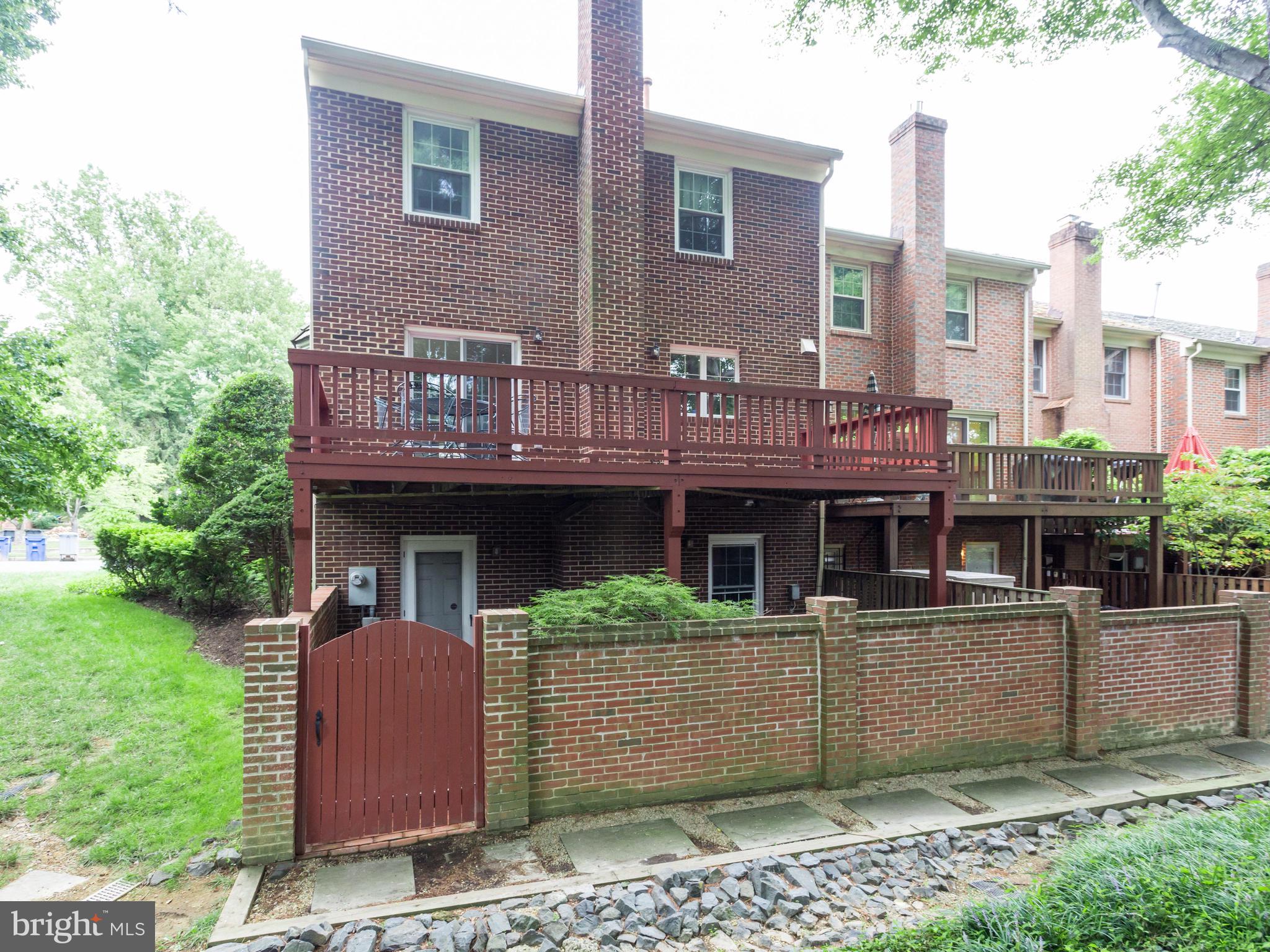 6859 WILLIAMSBURG POND COURT