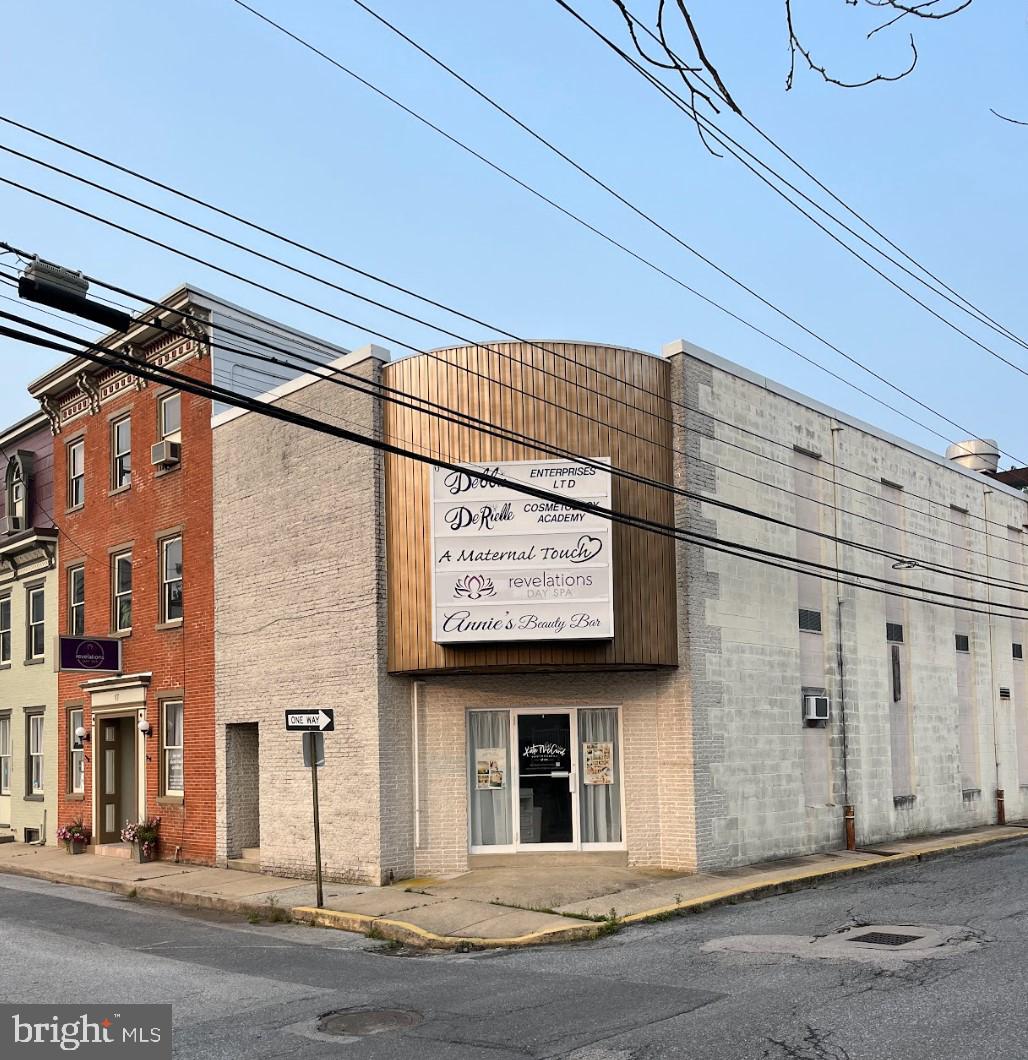 Railroad Flats - Now Leasing! Seeking a restaurant, brewery or retail tenant to join Lounge 611, Revelations Day Spa, Denim Coffee and Creative Grounds. The project will fully renovate the 10,000 sf building and add 5 apartment units to the second and third floors. Current availabilities include 1350 - 2800 sf. The project will add 5 windows on each floor along Strawberry Alley and deliver a vanilla shell with bathroom group and mechanicals to each floor. The first floor suite features a classic corner marquee entrance. Regular coordinated downtown events and a large scale community reinvestment into Downtown Mechanicsburg make this a excellent place to open your first or next location. Public grant funds available for fit out and equipment have been leveraged by current tenants and remain to be available for additional applicants.