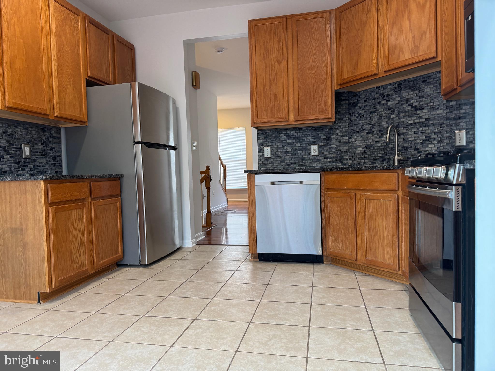 BARR HILL AT INVERNESS - Residential Lease