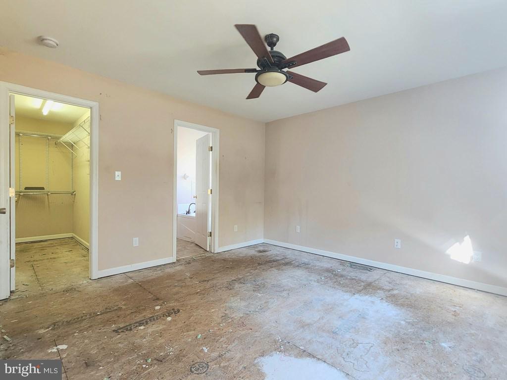 CAPTAIN'S COVE - Residential