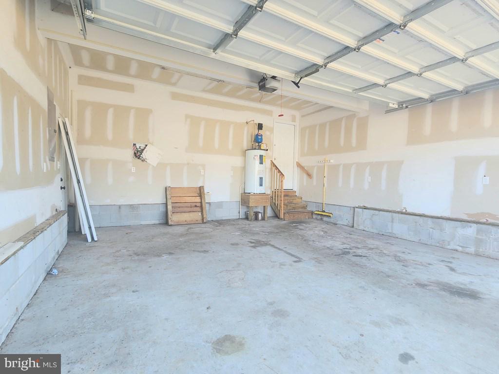 CAPTAIN'S COVE - Residential