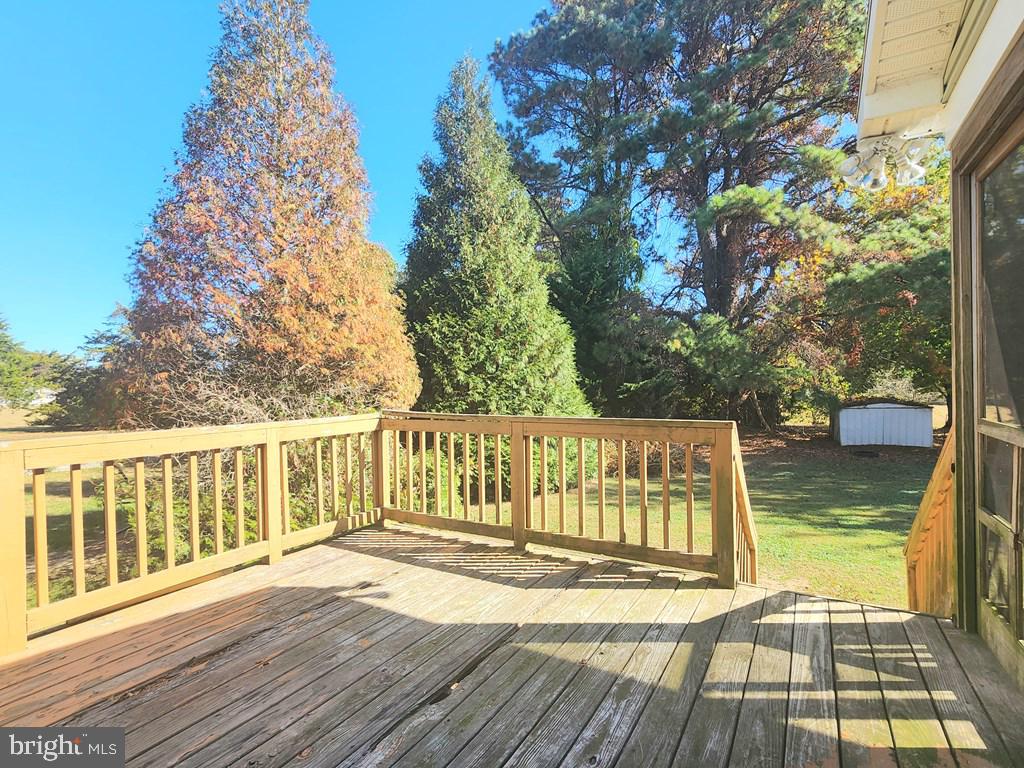 CAPTAIN'S COVE - Residential