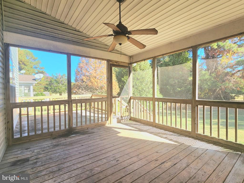 CAPTAIN'S COVE - Residential